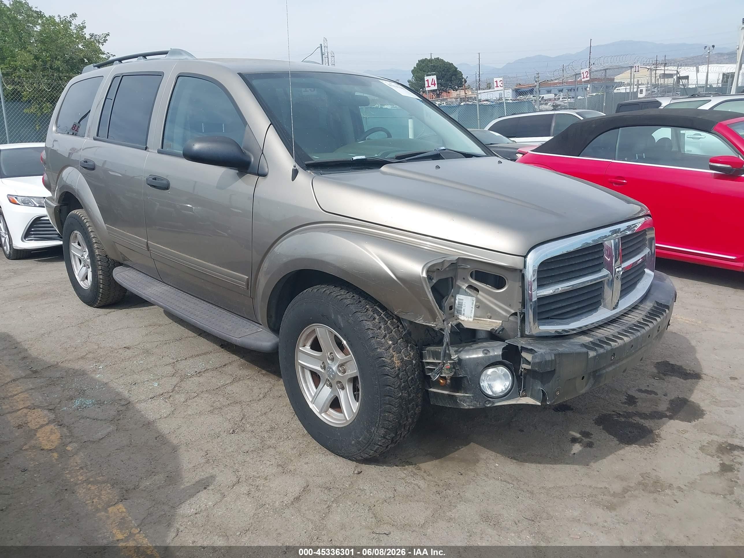 2004 Dodge Durango SLT, VIN 1D4HD48D54F132618 — Перед