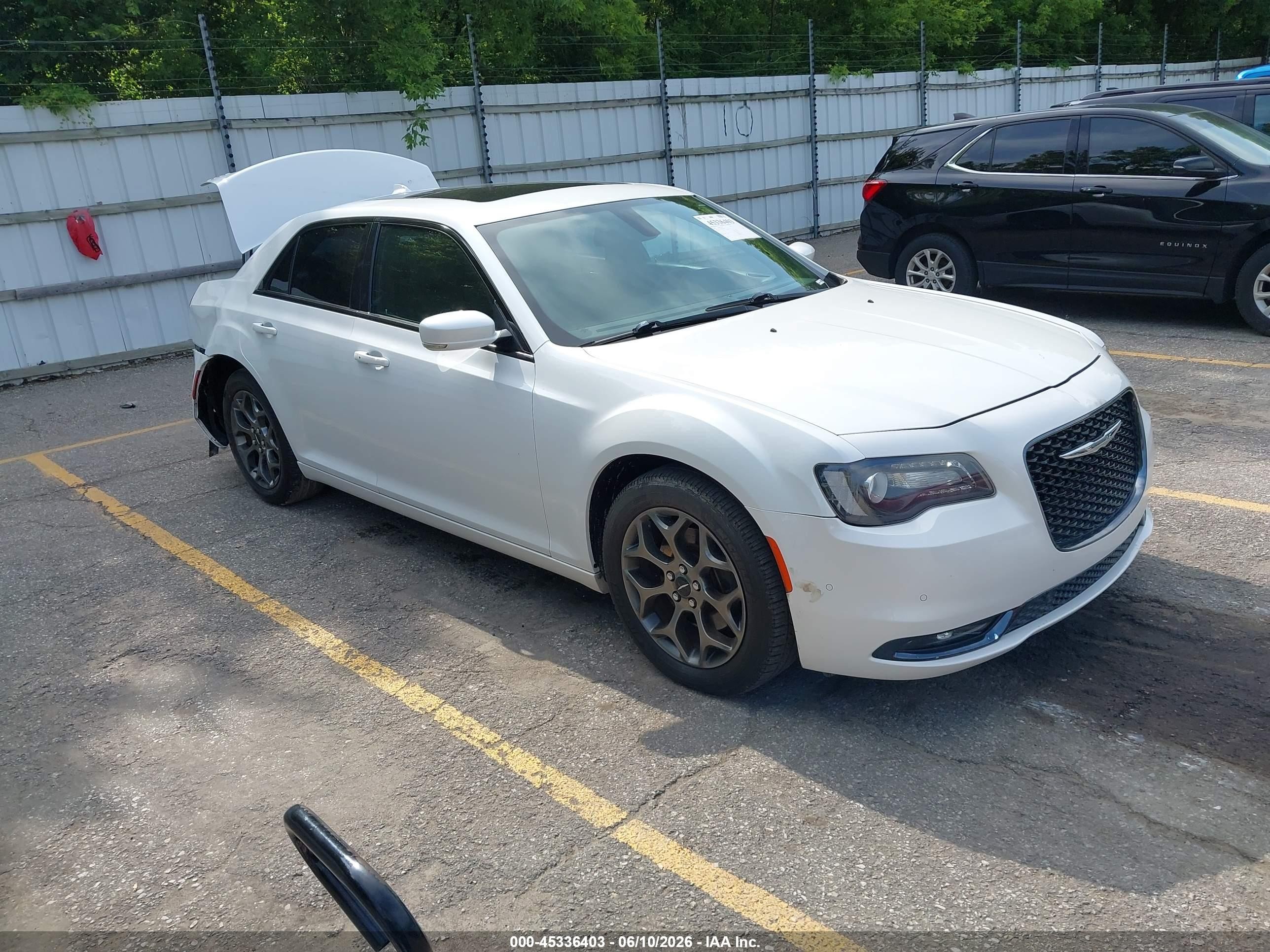 2016 Chrysler 300 S, VIN 2C3CCAGG8GH262081 — Зад
