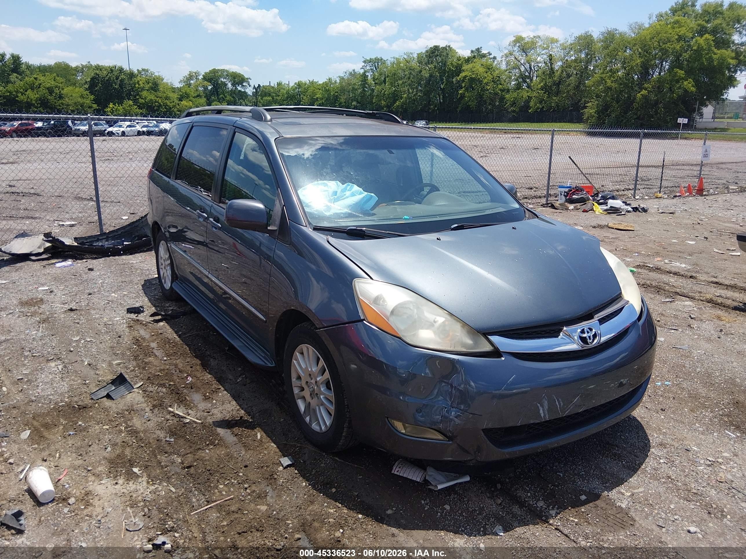 2007 Toyota Sienna XLE, VIN 5TDZK22CX7S053025 — Front end