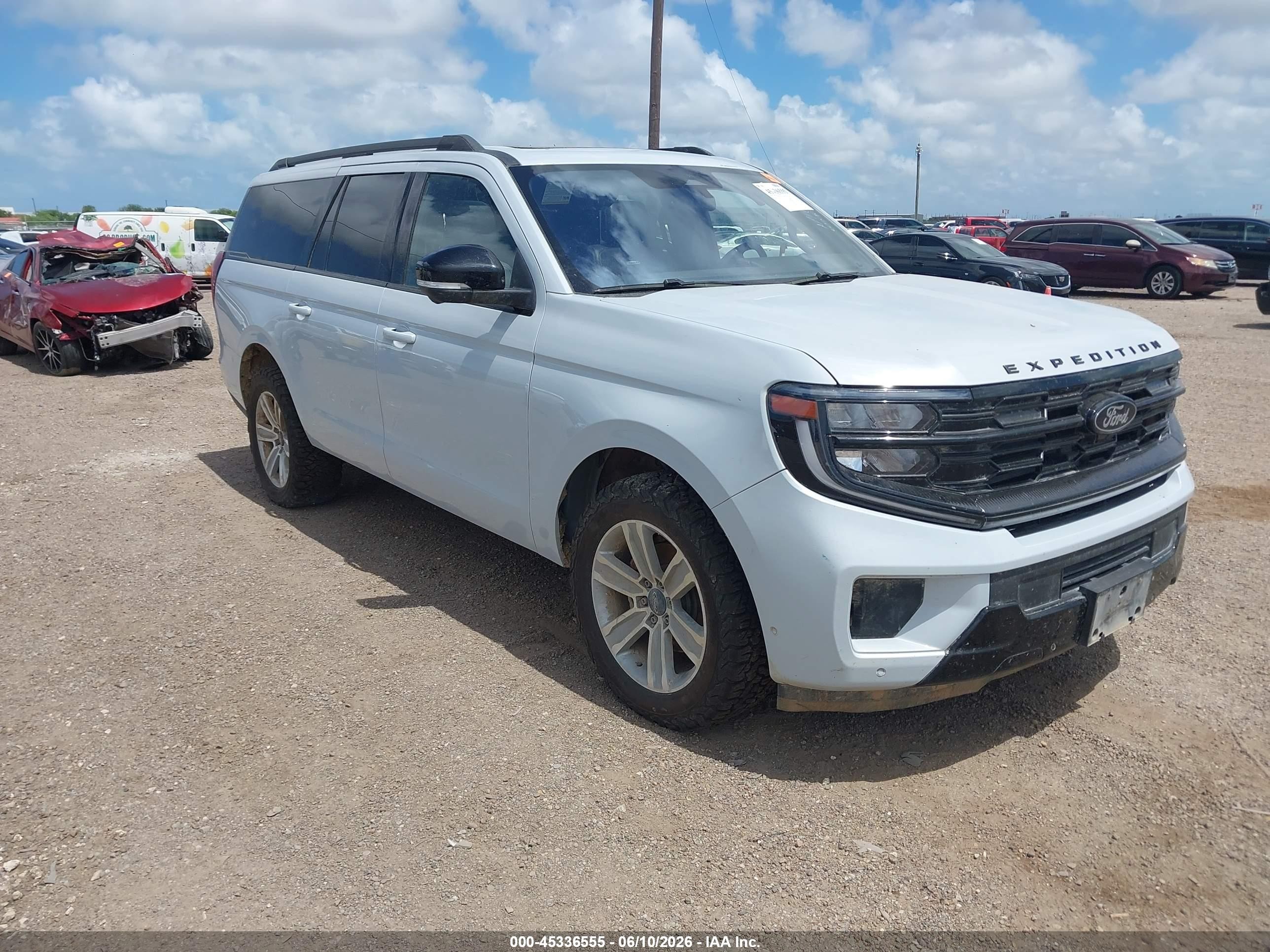 2025 Ford Expedition Max Platinum, VIN 1FMJK1MG1SEA42500 — Roof