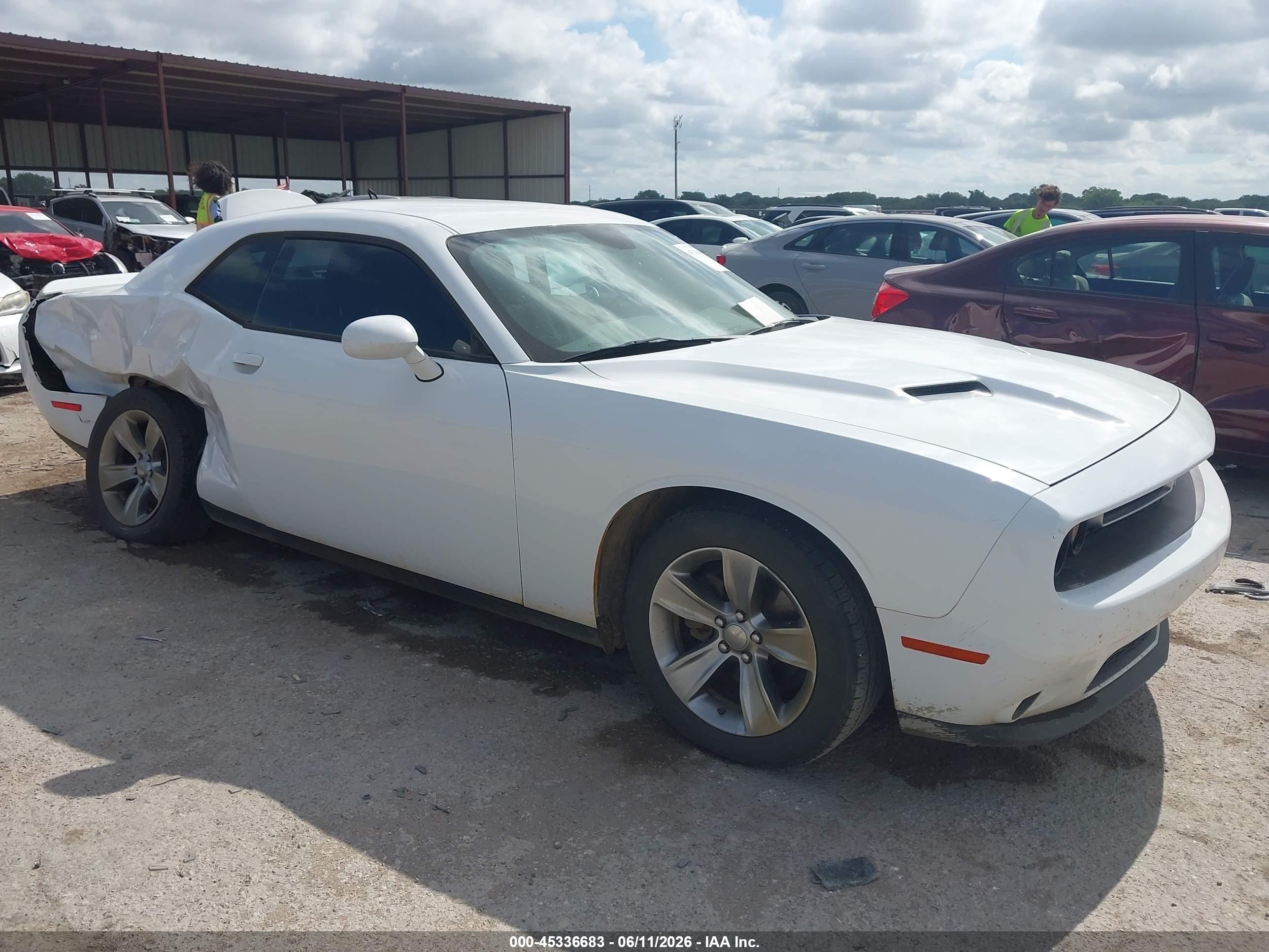 2016 Dodge Challenger SXT, VIN 2C3CDZAG1GH101365 — Rear end