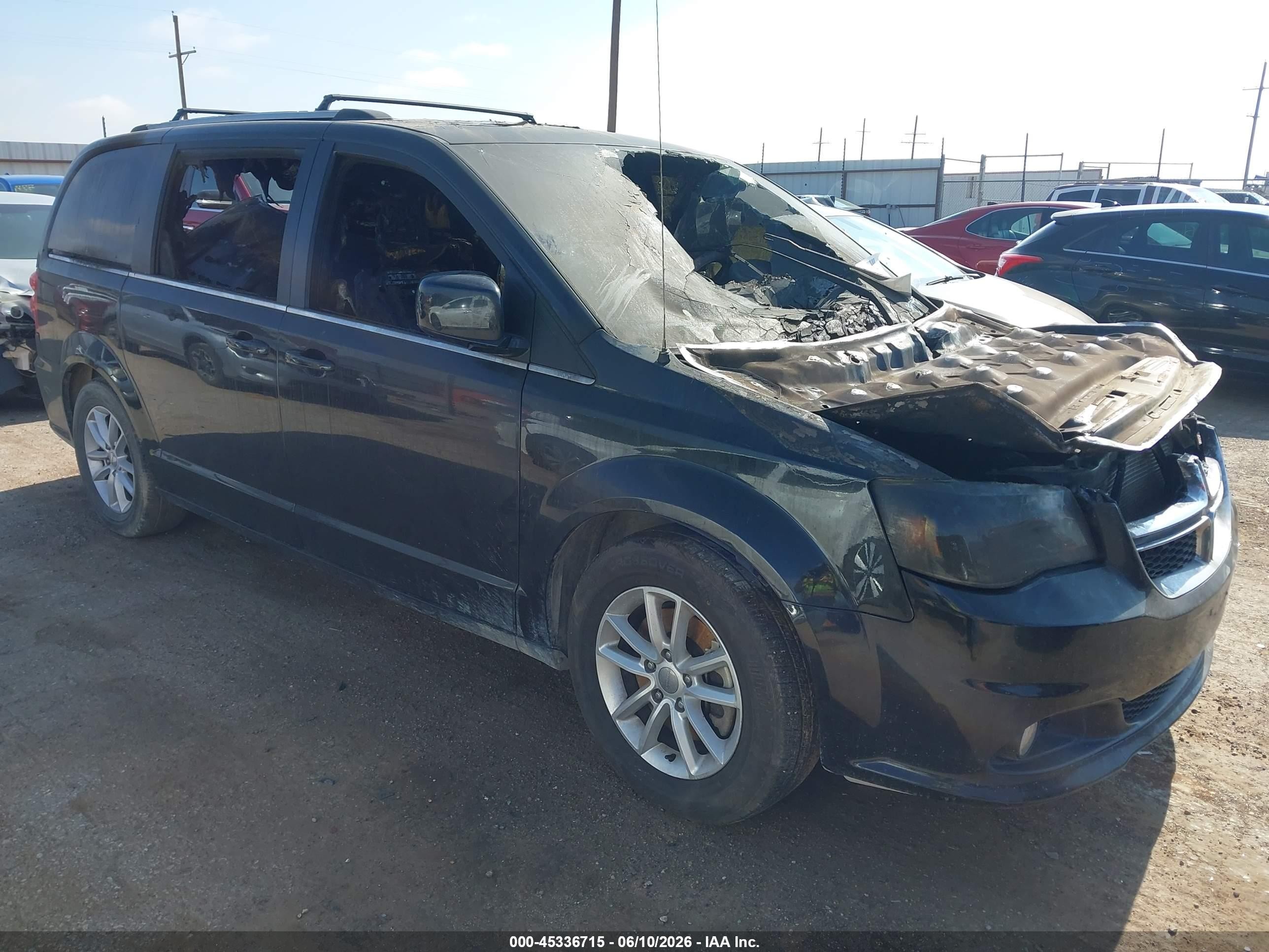 2018 Dodge Grand Caravan SXT, VIN 2C4RDGCG6JR239962 — Burn