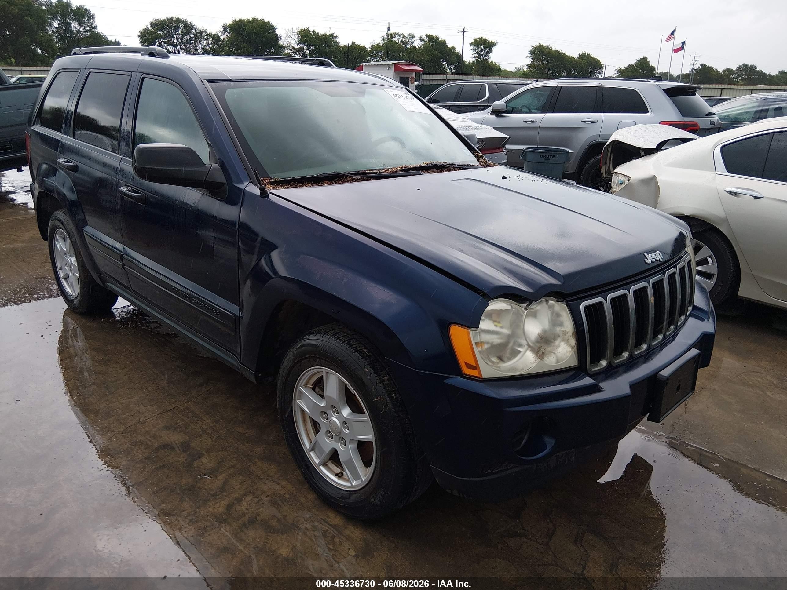 2006 Jeep Grand Cherokee Laredo, VIN 1J4GS48K86C241943 — Normal wear