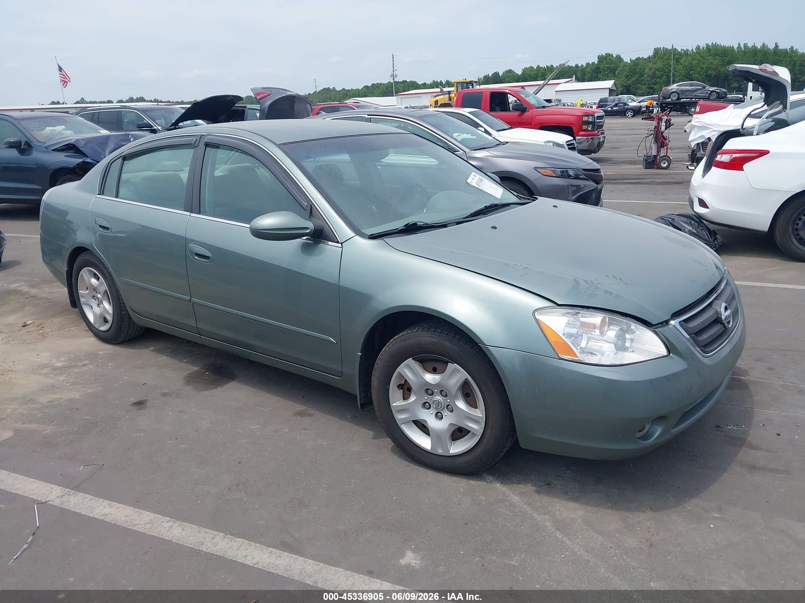 2002 Nissan Altima S, VIN 1N4AL11D52C703930 — Front end