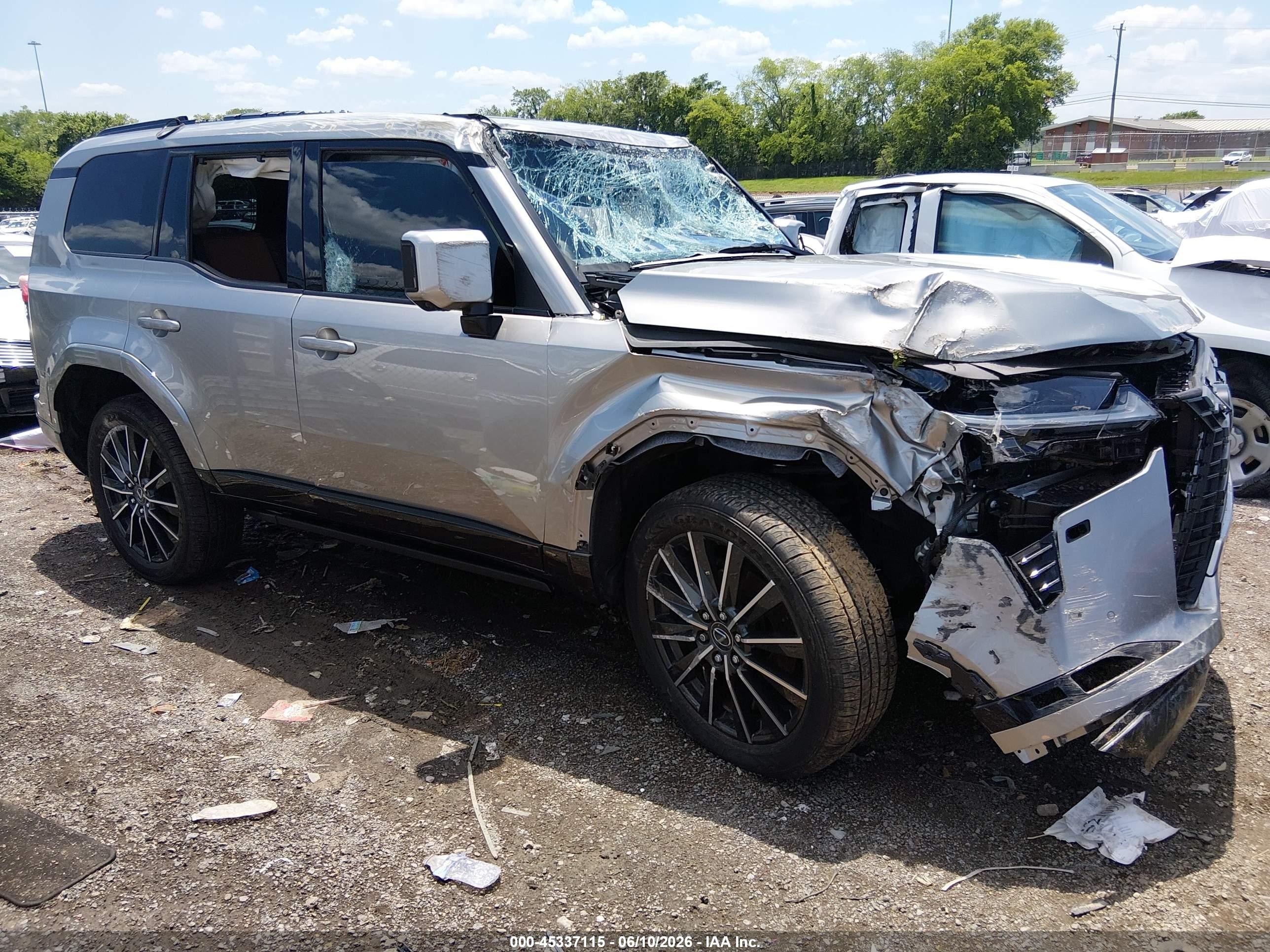 2024 Lexus GX 550 Luxury, VIN JTJVBCDX9R5023248 — По всему кузову