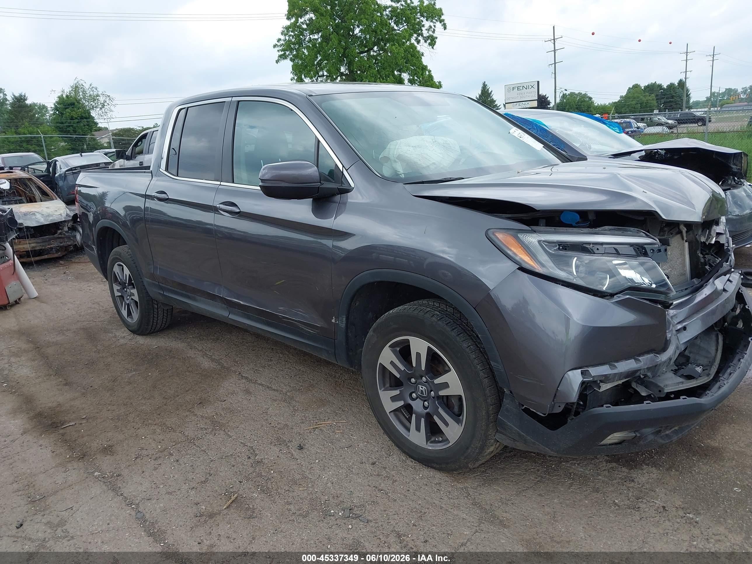 2018 Honda Ridgeline RTL, VIN 5FPYK3F56JB004758 — Front end