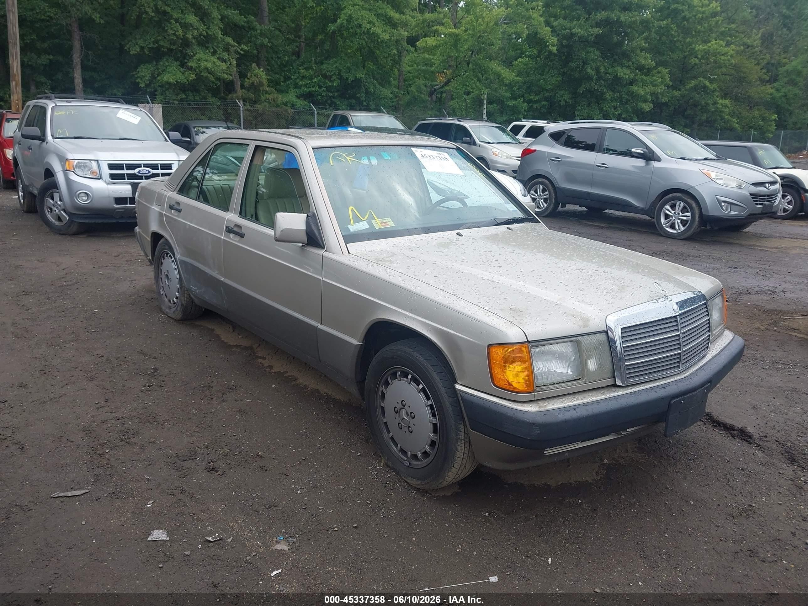 1993 Mercedes-Benz 190 E, VIN WDBDA28DXPG070655 — Normal wear