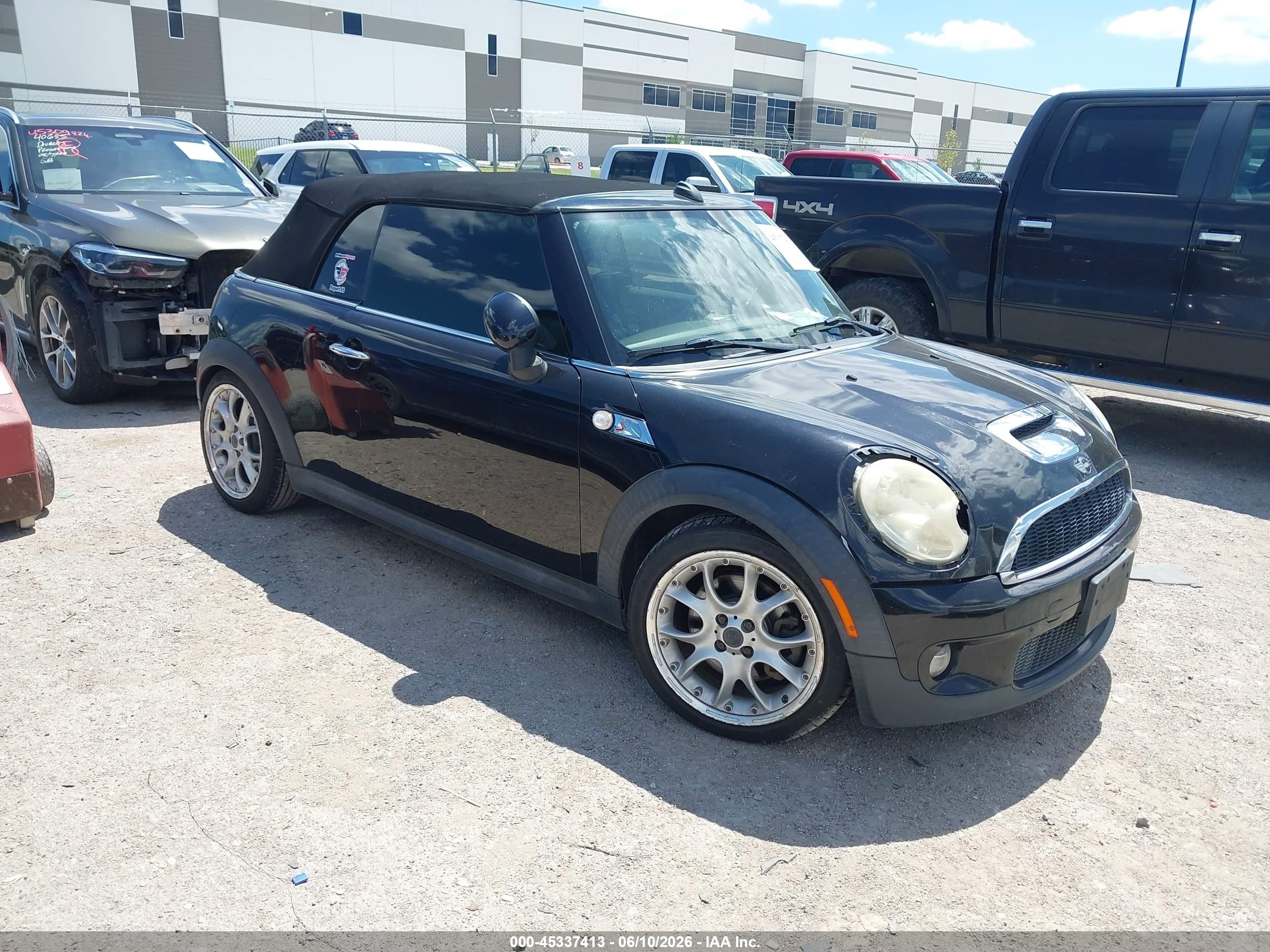 2009 MINI Convertible S, VIN WMWMS335X9TY07543 — Normal wear