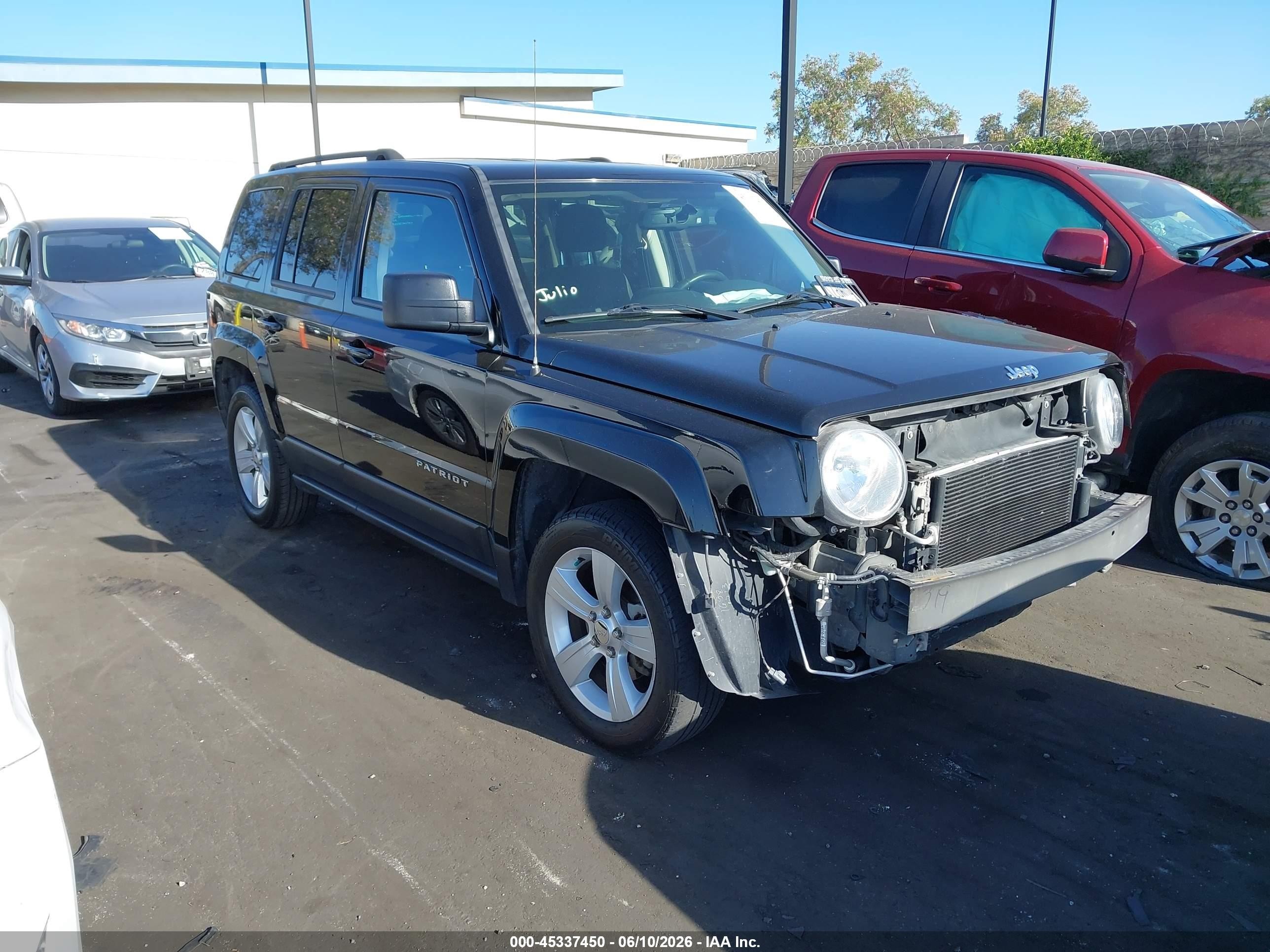2017 Jeep Patriot Latitude, VIN 1C4NJPFB3HD184682 — Front end