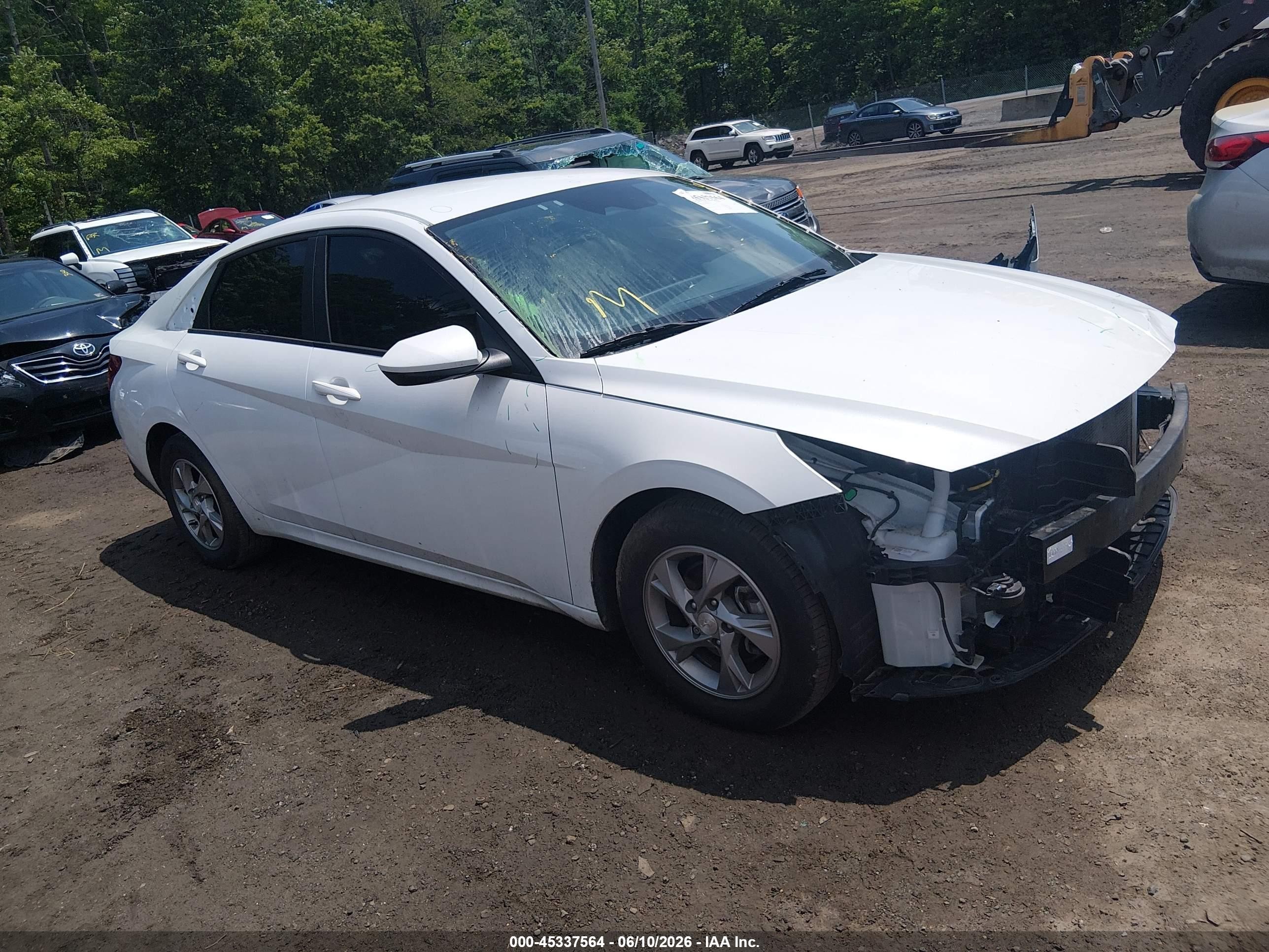 2021 Hyundai Elantra SE, VIN 5NPLL4AG7MH012484 — Front end