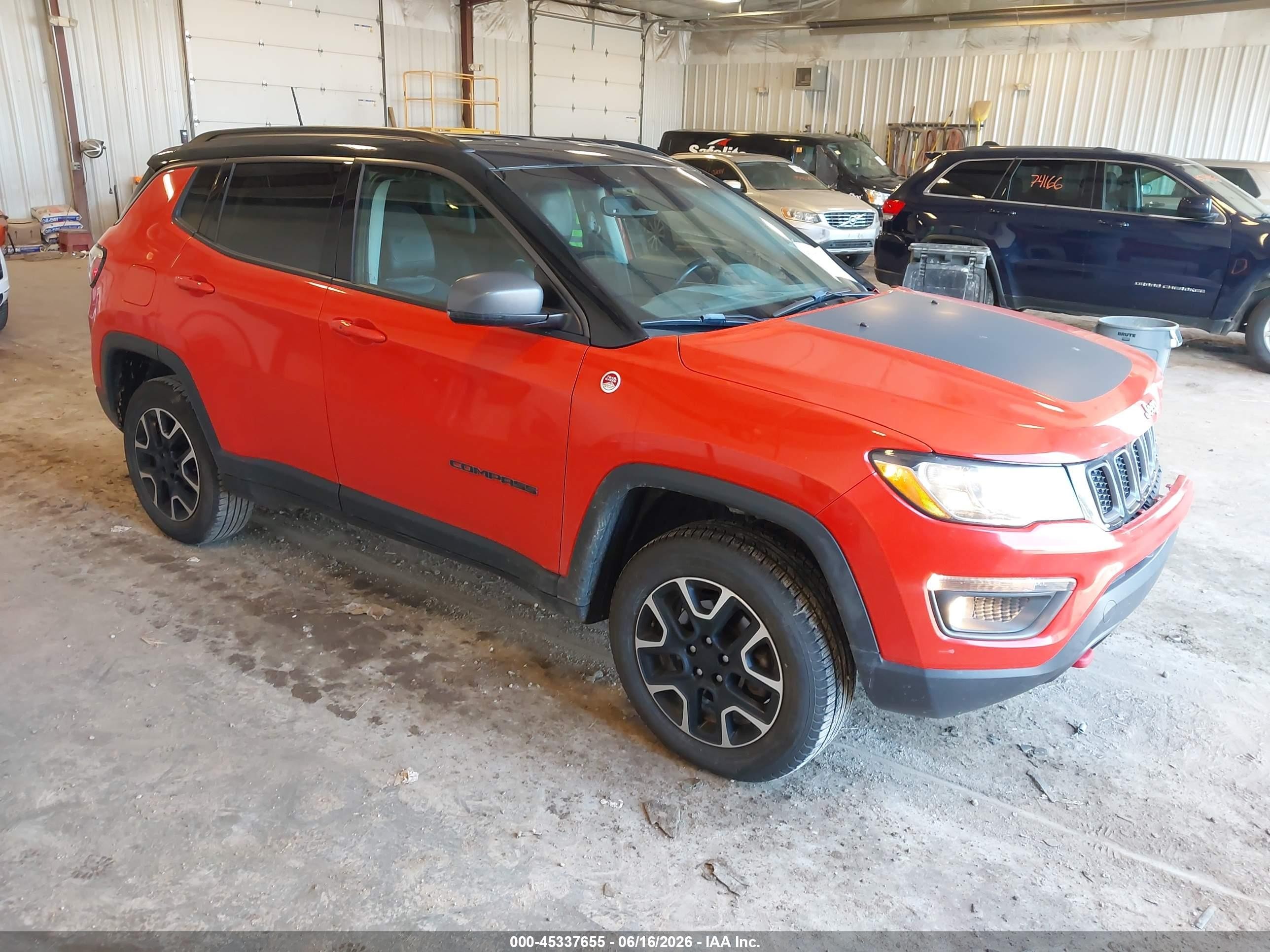 2019 Jeep Compass Trailhawk, VIN 3C4NJDDBXKT800588 — Перед
