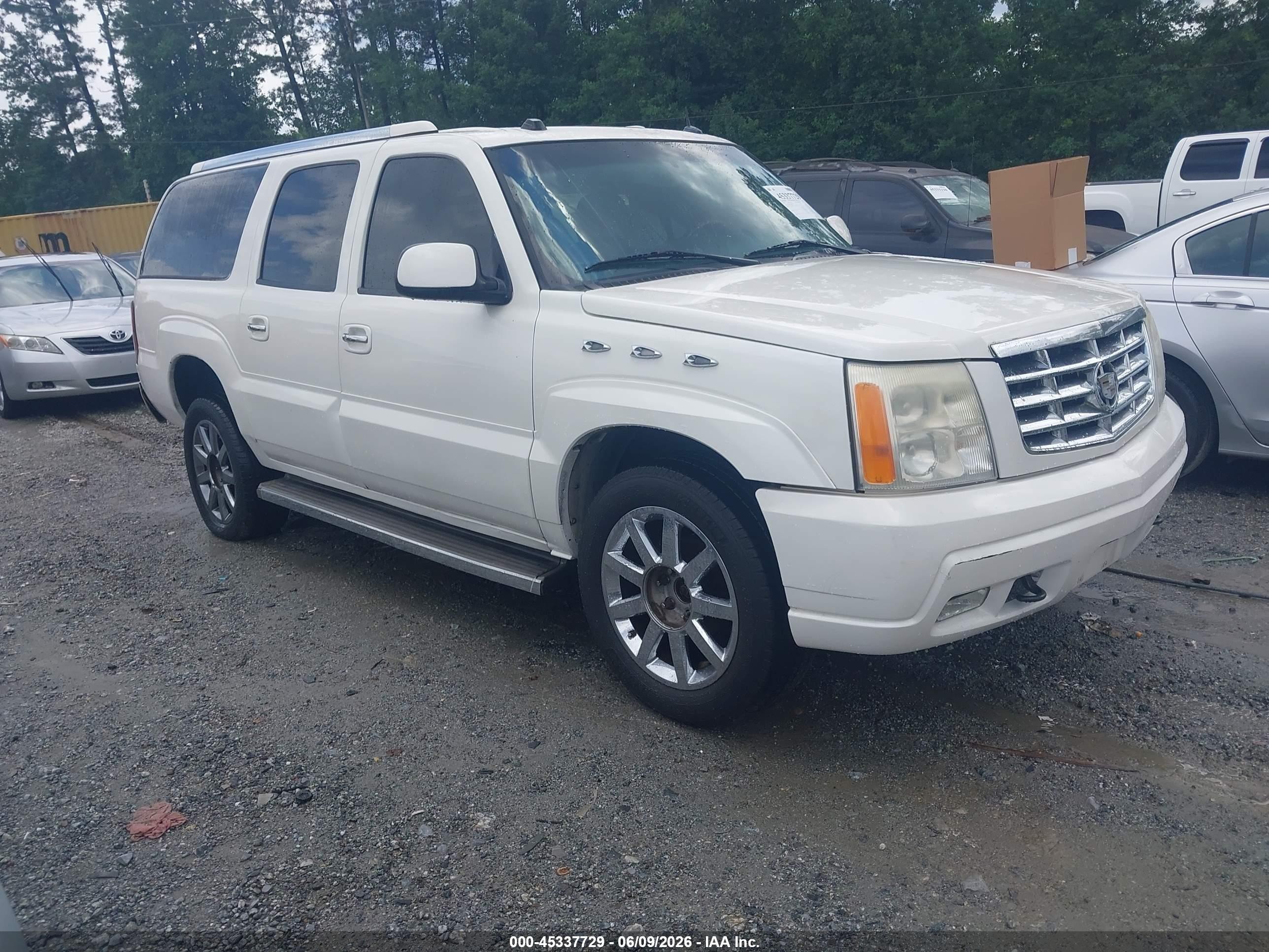 2005 Cadillac Escalade ESV, VIN 3GYFK66N05G244755 — All over