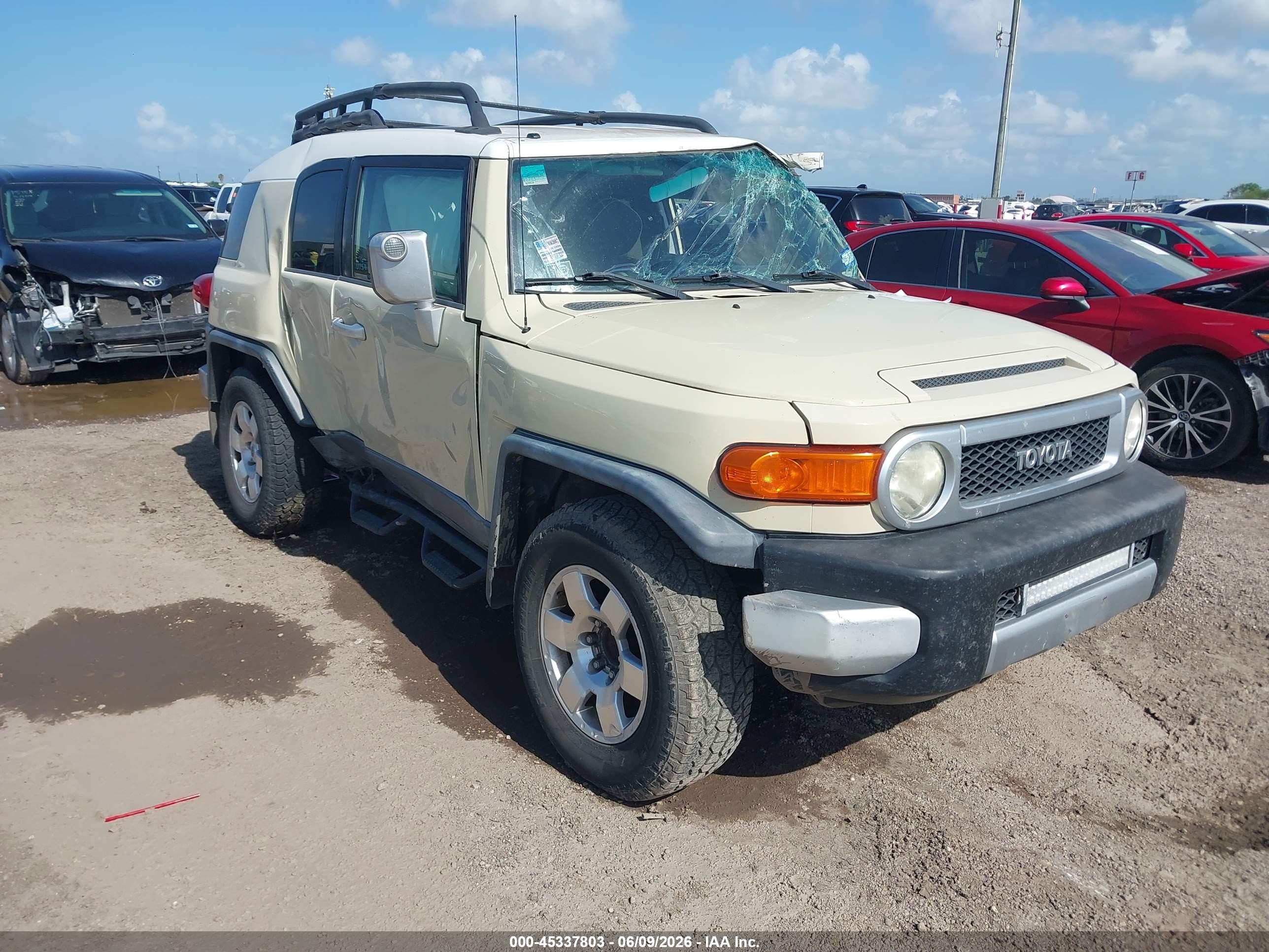2008 Toyota FJ Cruiser, VIN JTEZU11F68K006109 — Rollover
