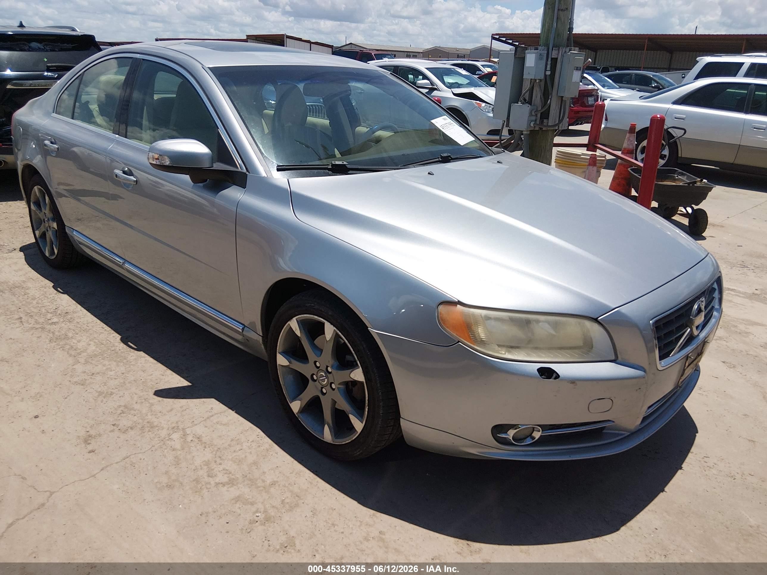 2011 Volvo S80 3.2L, VIN YV1952AS0B1143414 — Перед