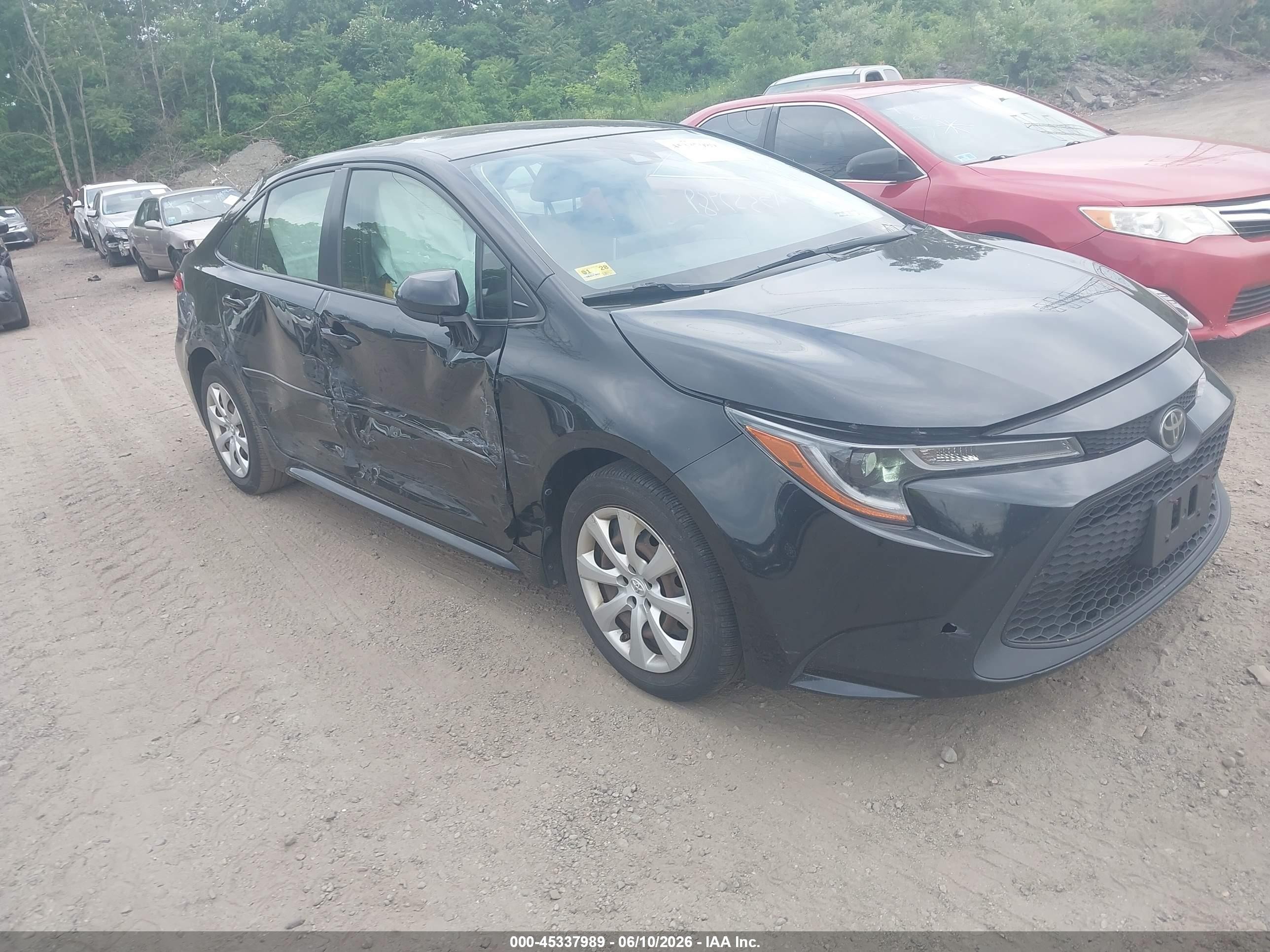 2021 Toyota Corolla LE, VIN JTDEPMAE6MJ141478 — Side