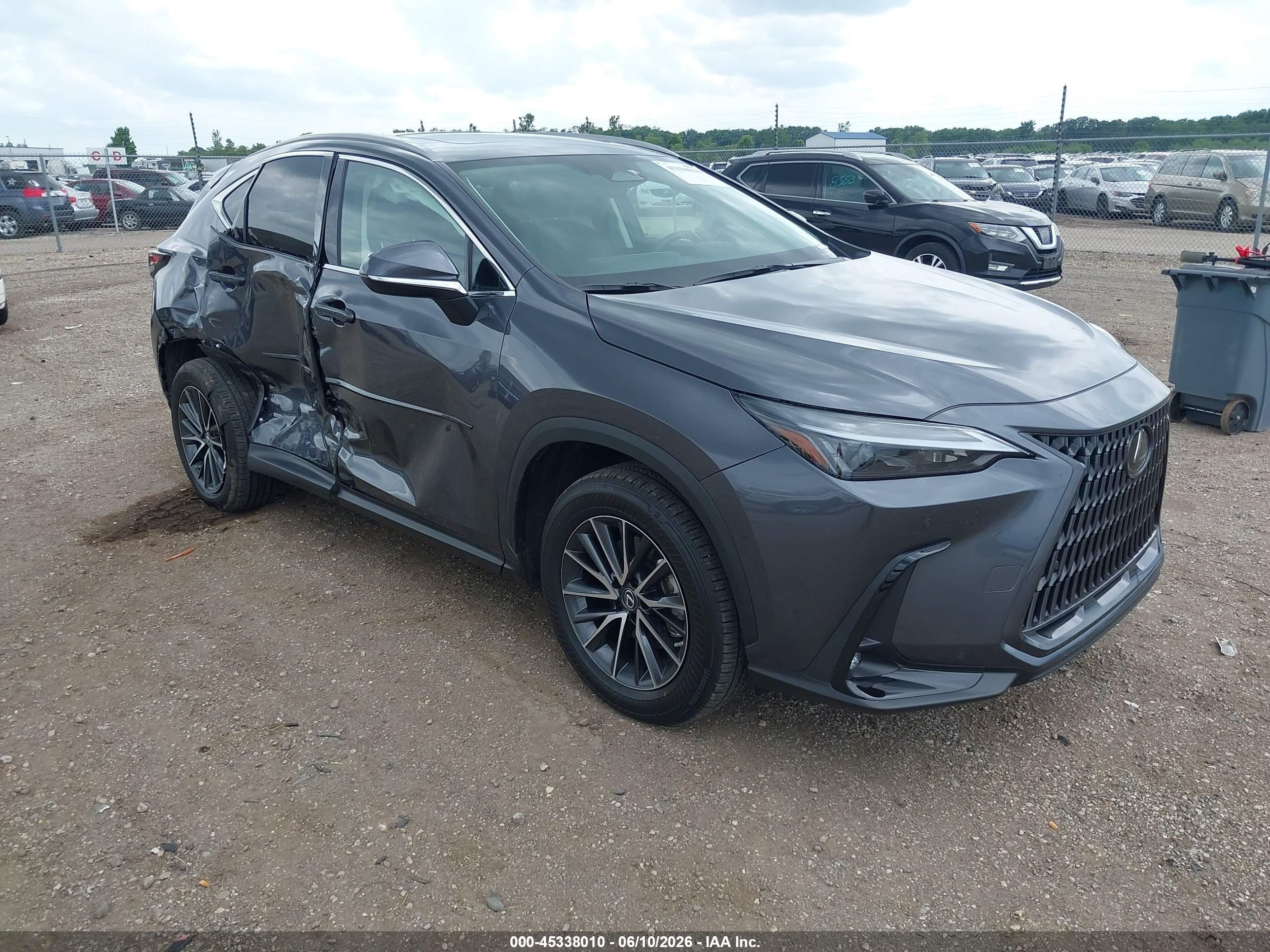2023 Lexus NX 350 Premium, VIN 2T2GGCEZ7PC016159 — Бок