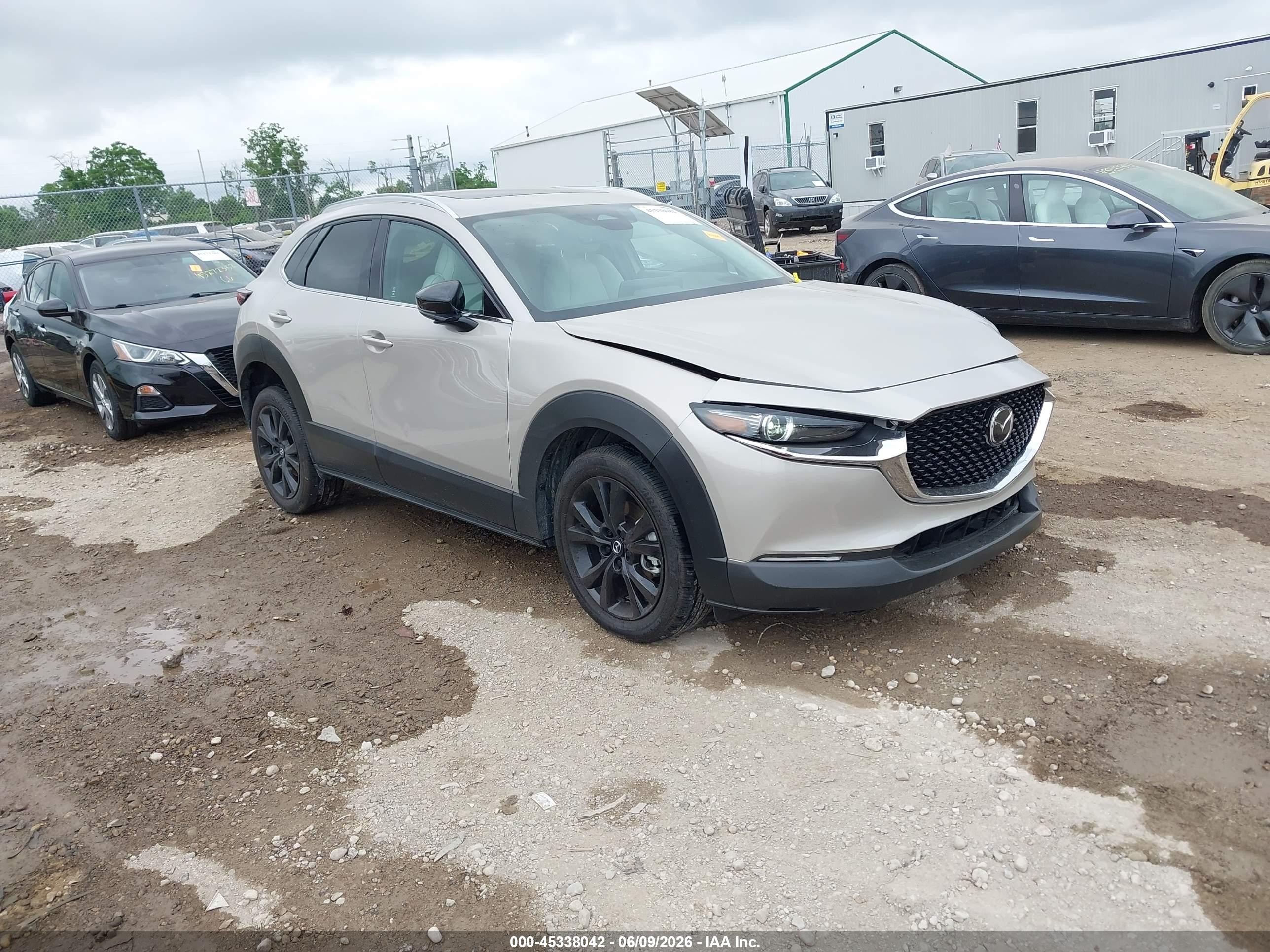 2024 Mazda CX-30 Premium, VIN 3MVDMBDY5RM617100 — Front end
