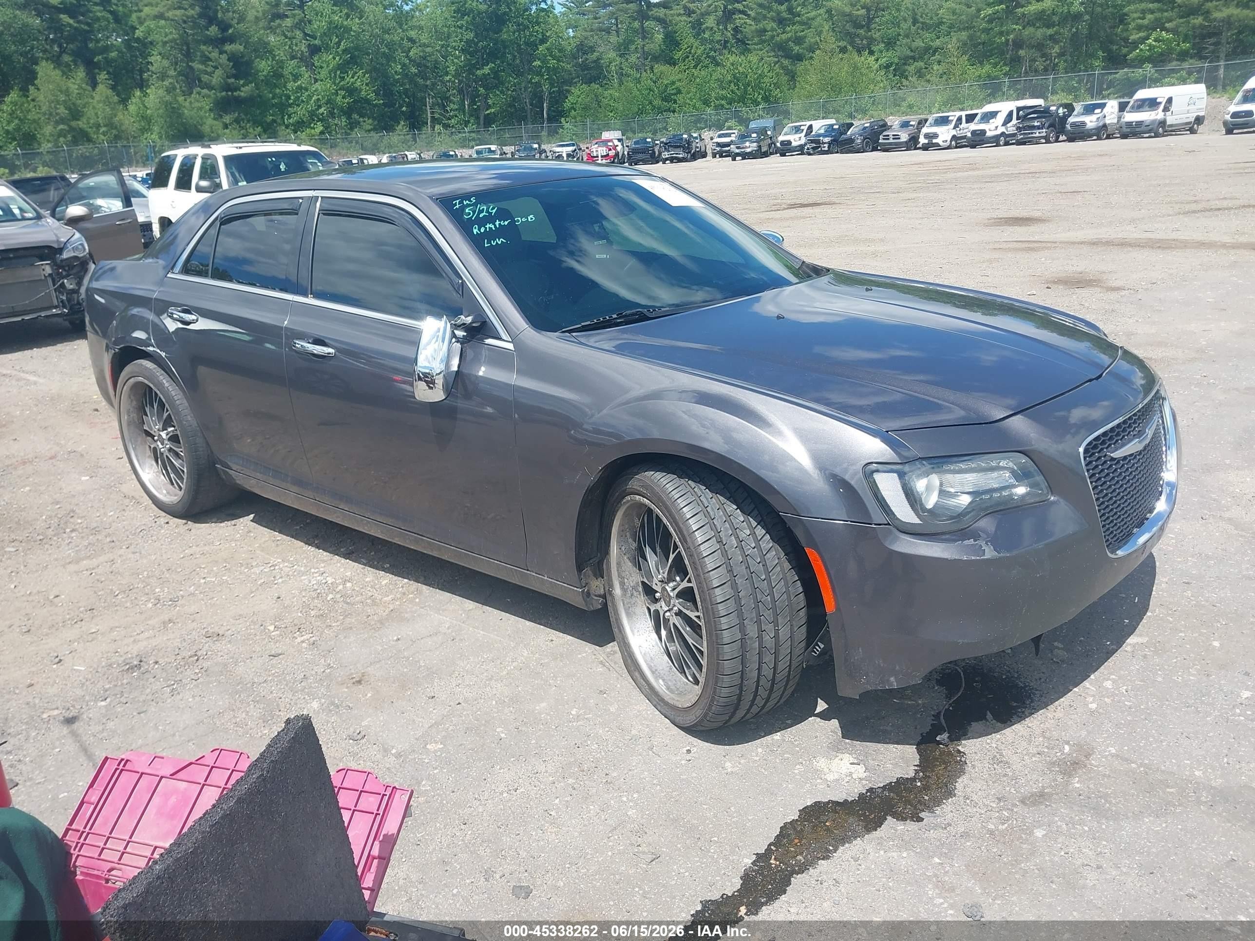 2018 Chrysler 300 Limited, VIN 2C3CCAKG3JH144356 — Днище