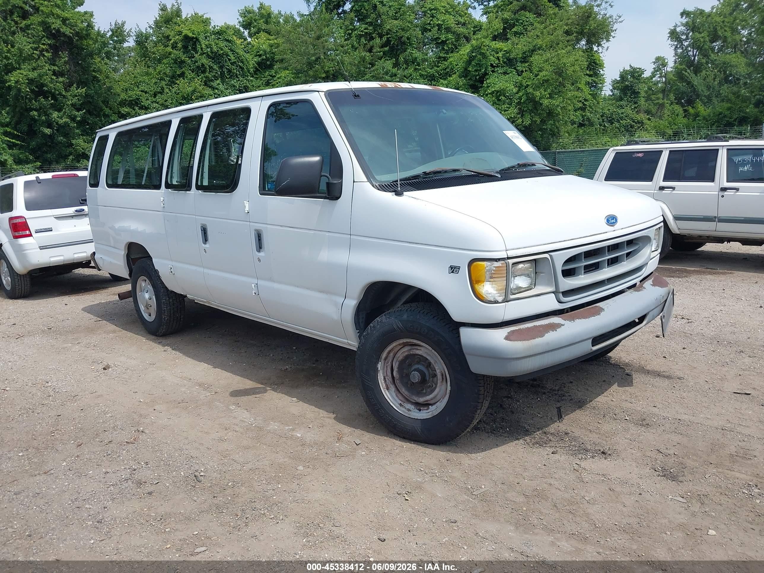 1997 Ford Econoline Wagon XL, VIN 1FBJS31L5VHA48275 — Normal wear