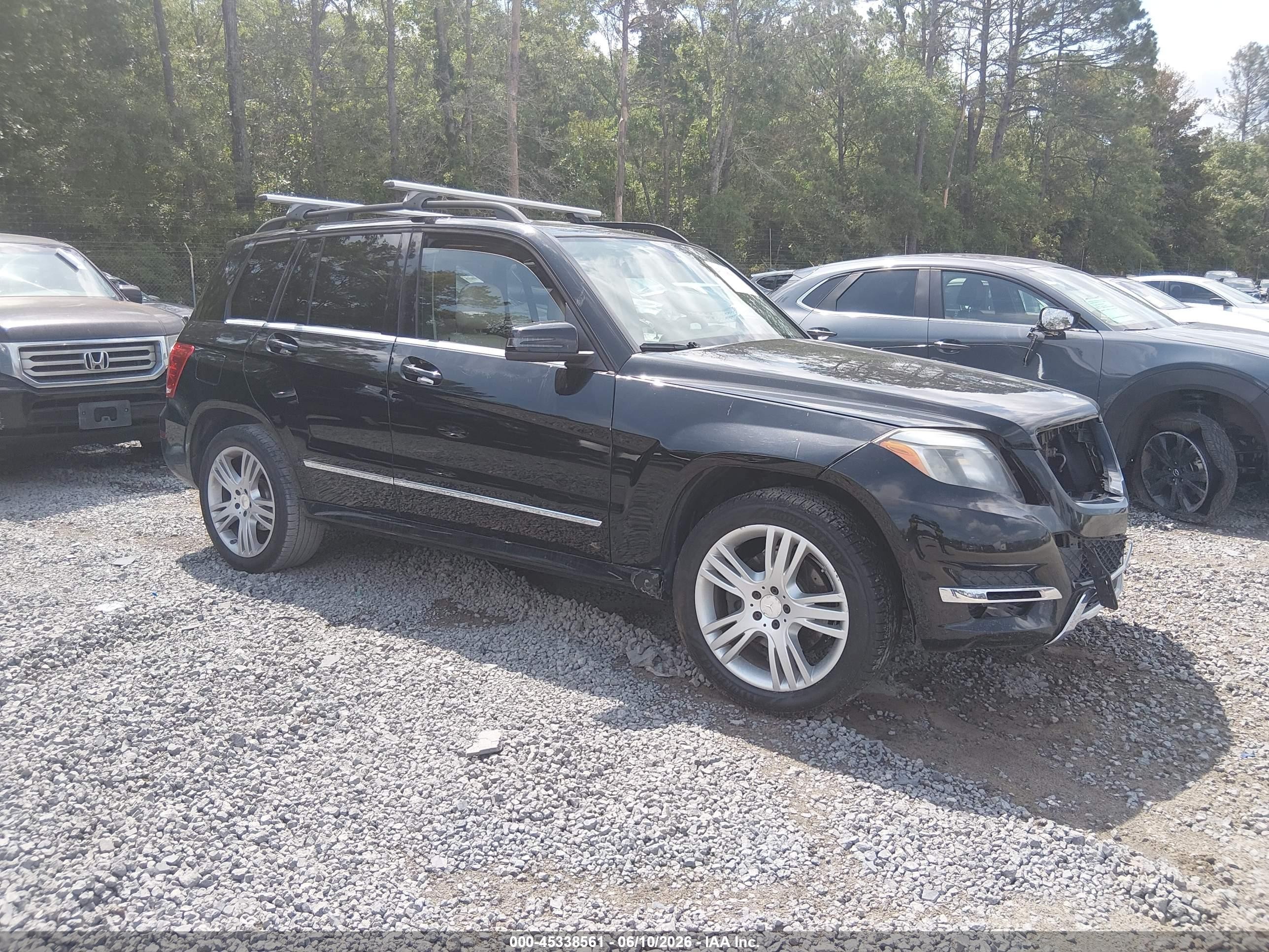 2014 Mercedes-Benz GLK 350, VIN WDCGG5HB6EG231944 — Front end