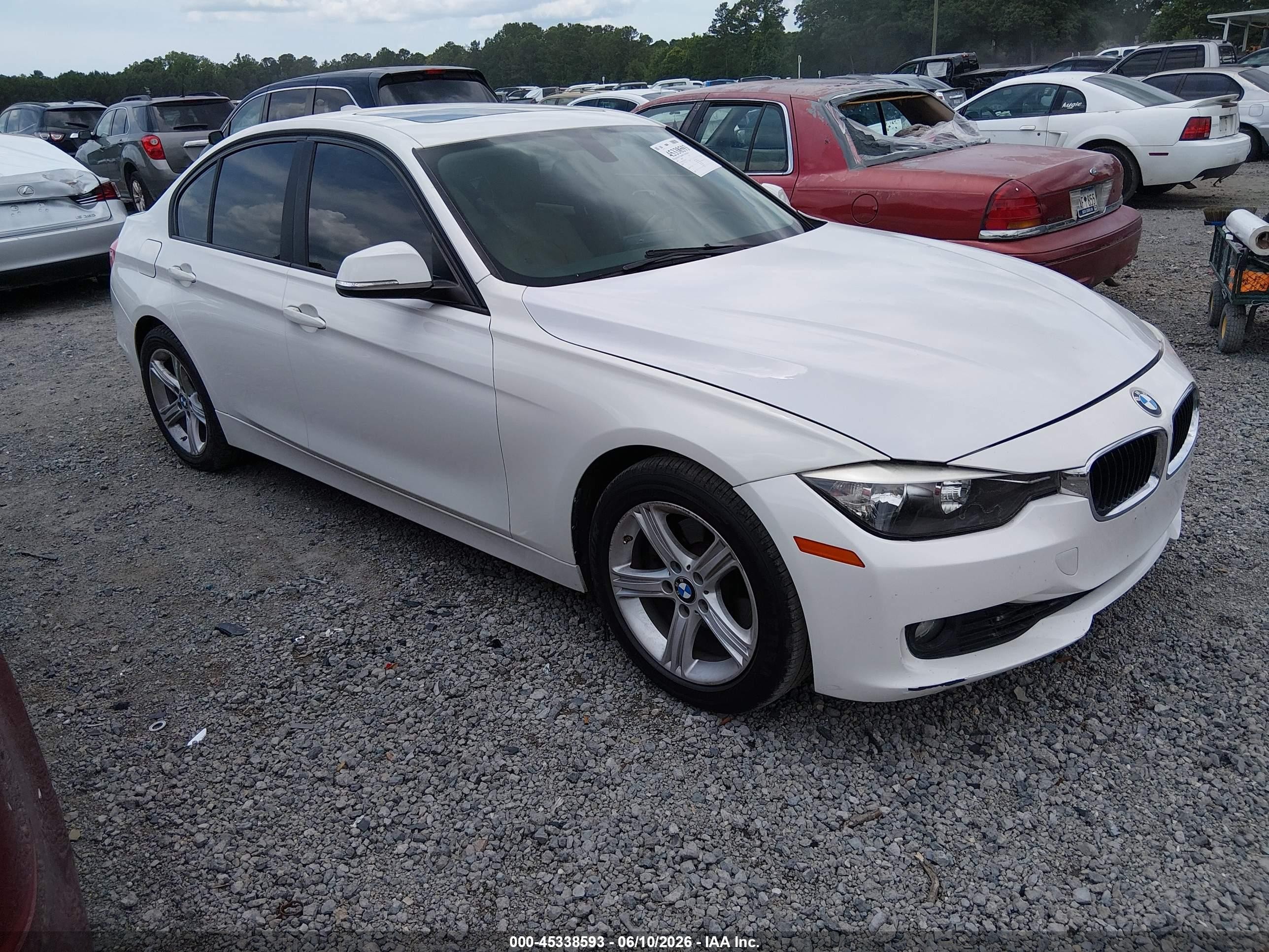 2014 BMW 3 Series 328i, VIN WBA3A5C55EF605129 — Side