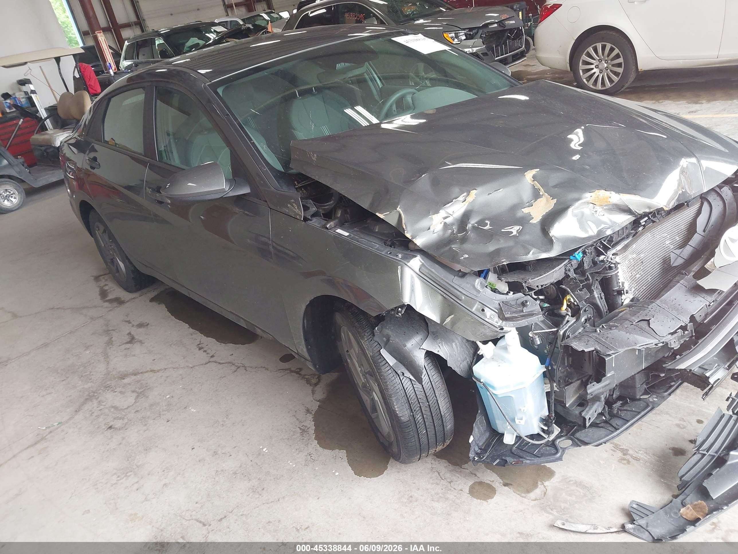 2024 Hyundai Elantra Blue, VIN KMHLM4DJ9RU106461 — Normal wear