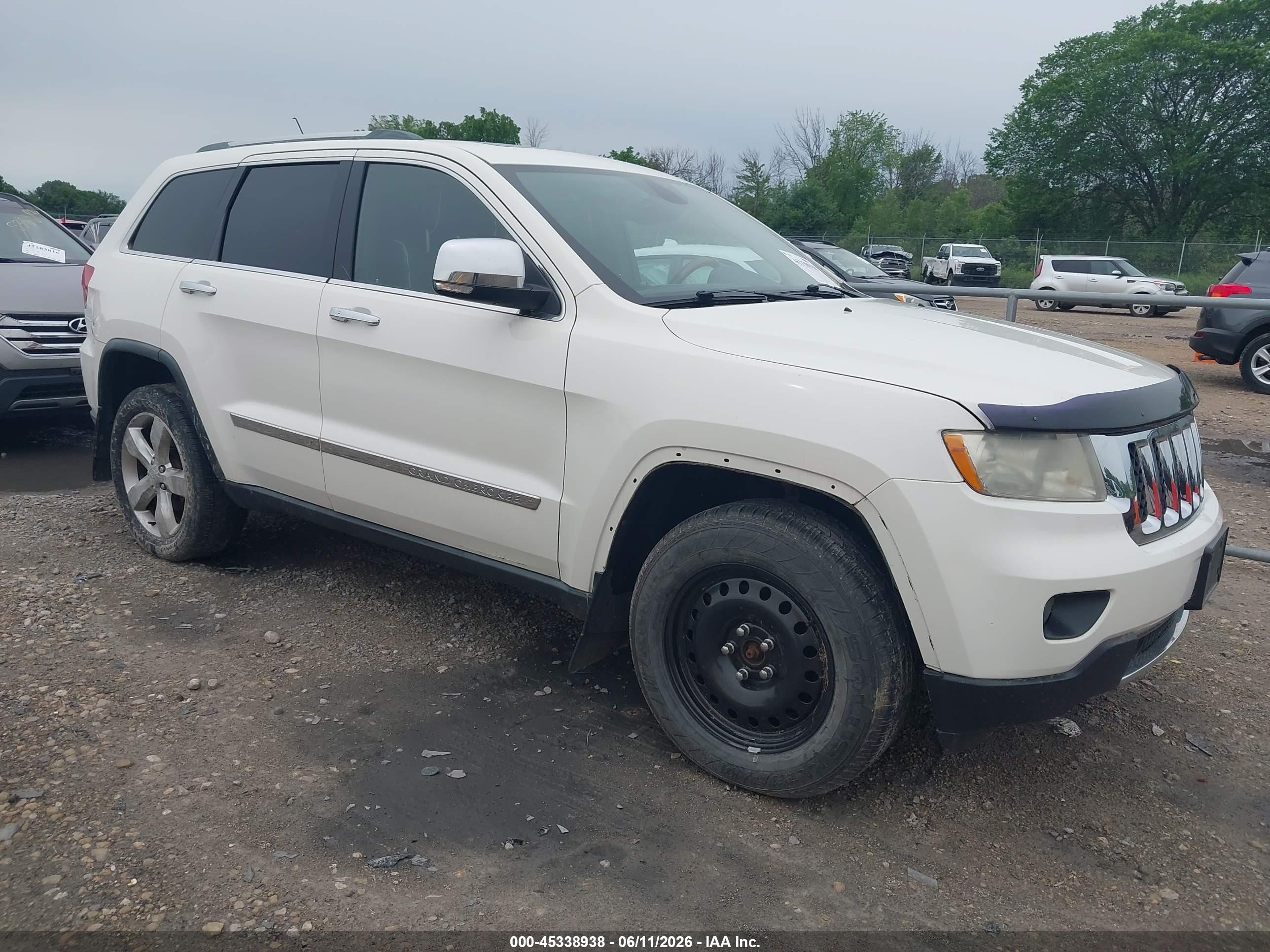 2011 Jeep Grand Cherokee Overland, VIN 1J4RR6GT7BC604950 — Front end