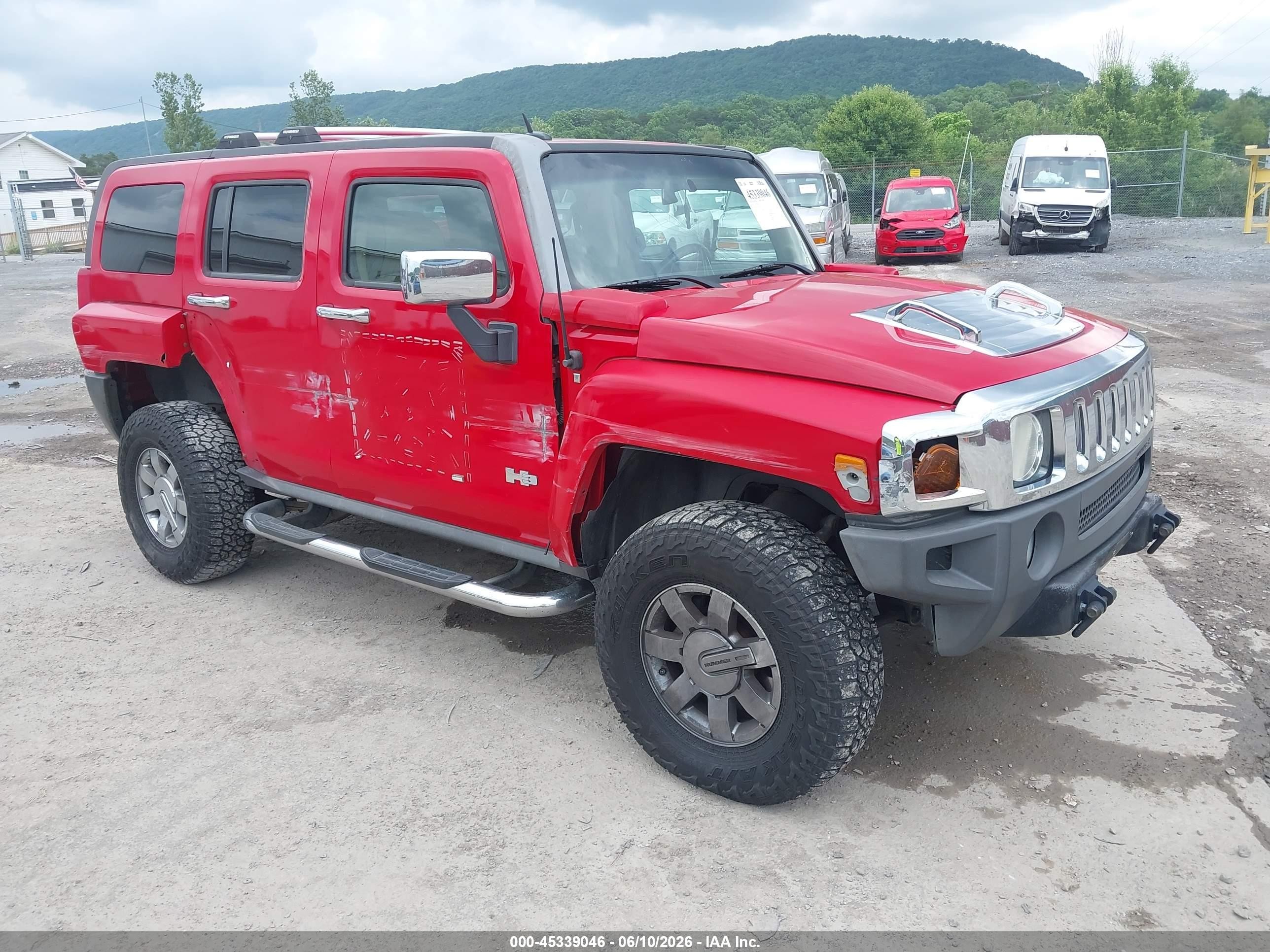 2007 Hummer H3 SUV, VIN 5GTDN13E678112466 — Side