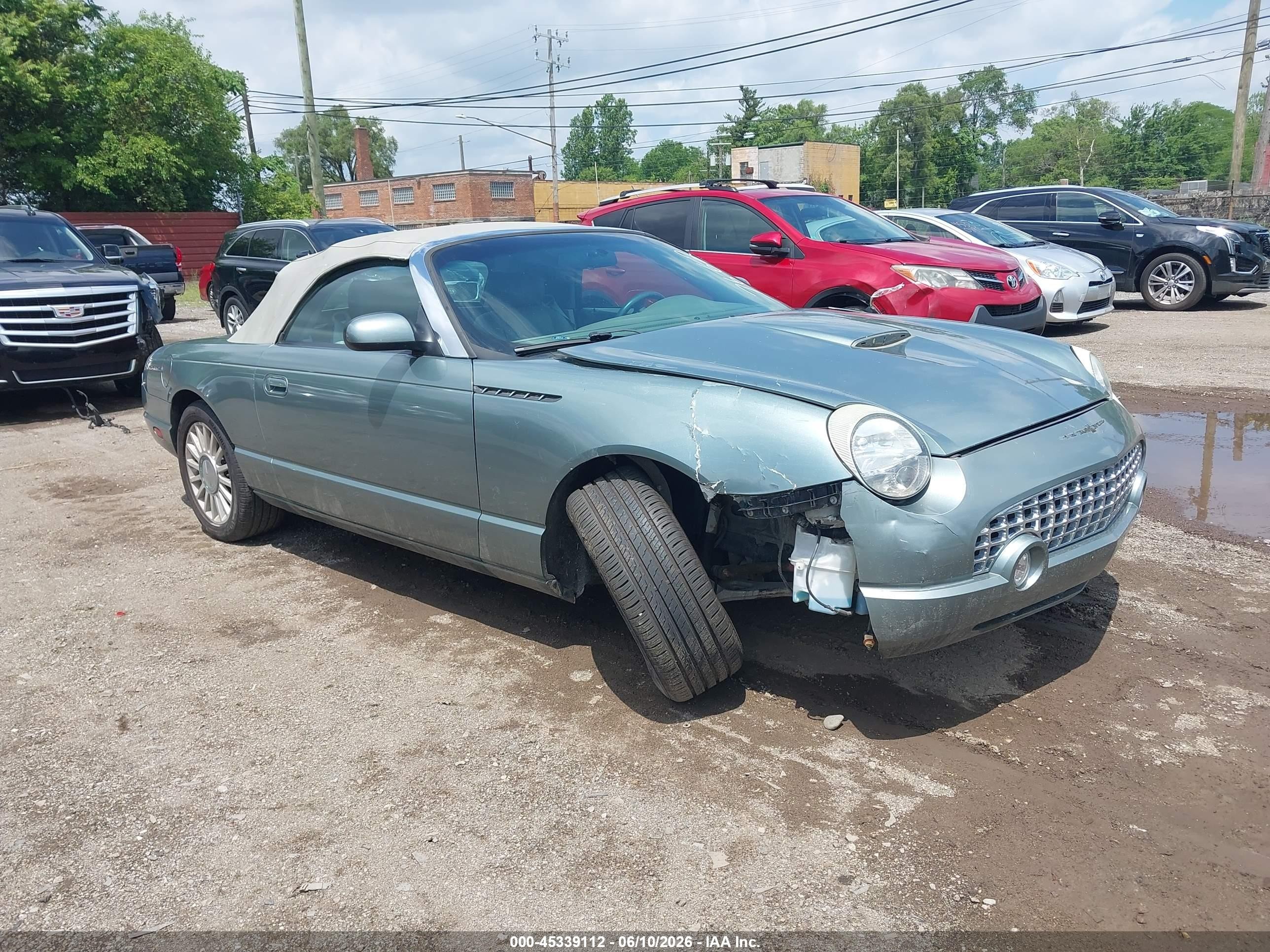 2004 Ford Thunderbird Pacific Coast Roadster, VIN 1FAHP63A54Y107662 — Перед