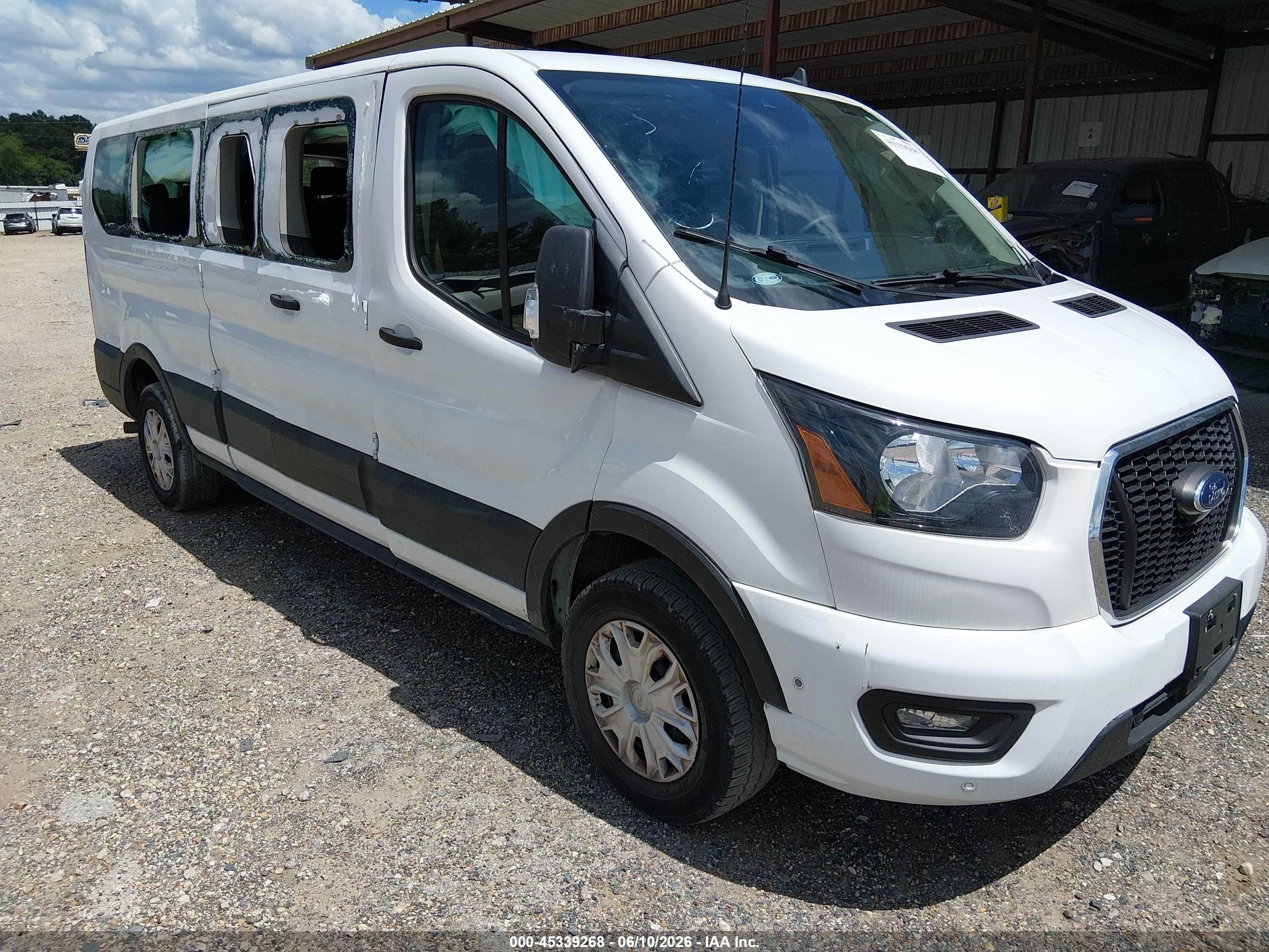 2021 Ford Transit Passenger XLT, VIN 1FBAX2Y86MKA50292 — Side