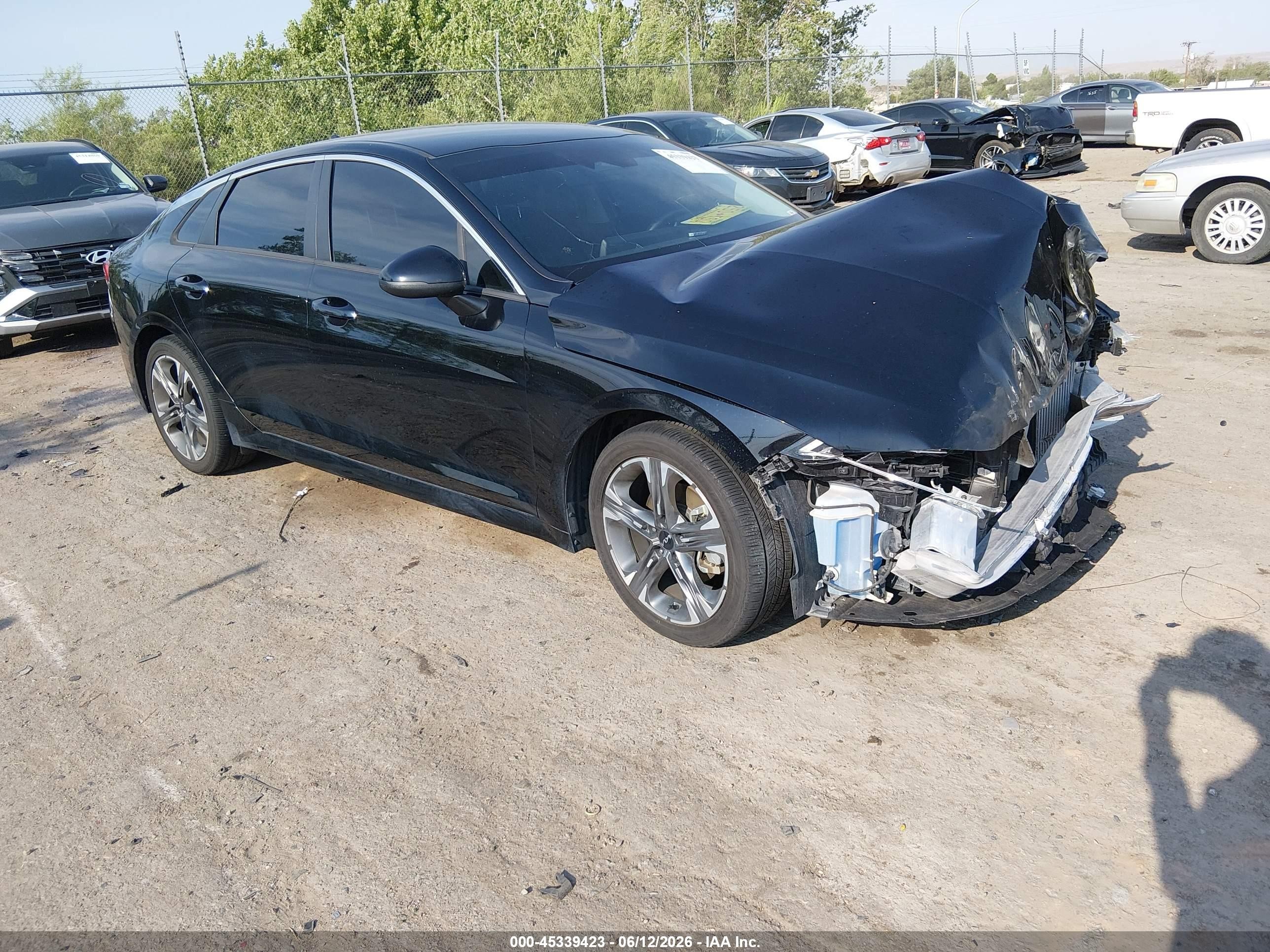 2022 Kia K5 LXS, VIN 5XXG14J27NG102601 — Front end