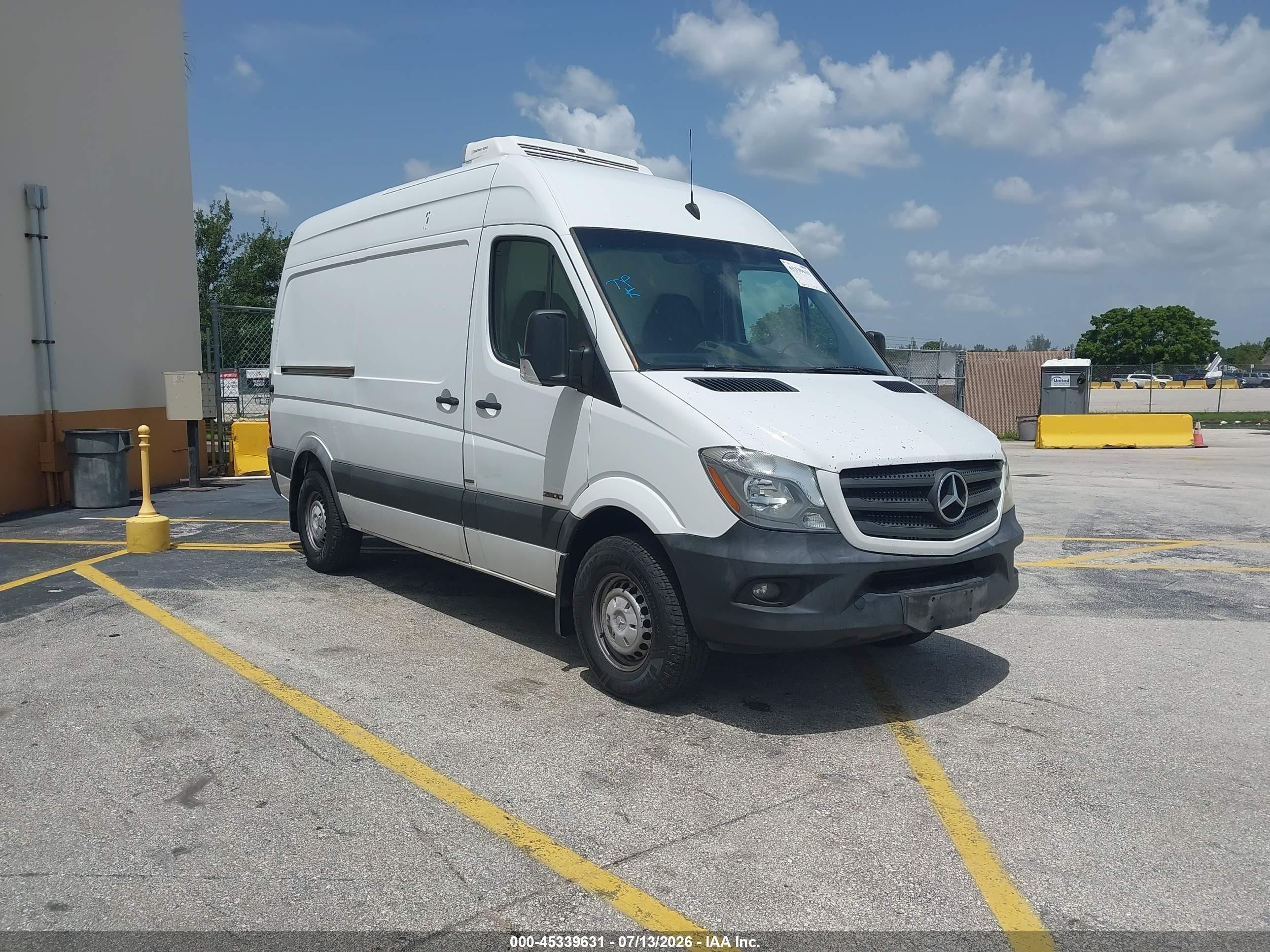 2016 Mercedes-Benz Sprinter Cargo, VIN WD3PE7DD9GP177857 — Фото с аукциона 1 of 5
