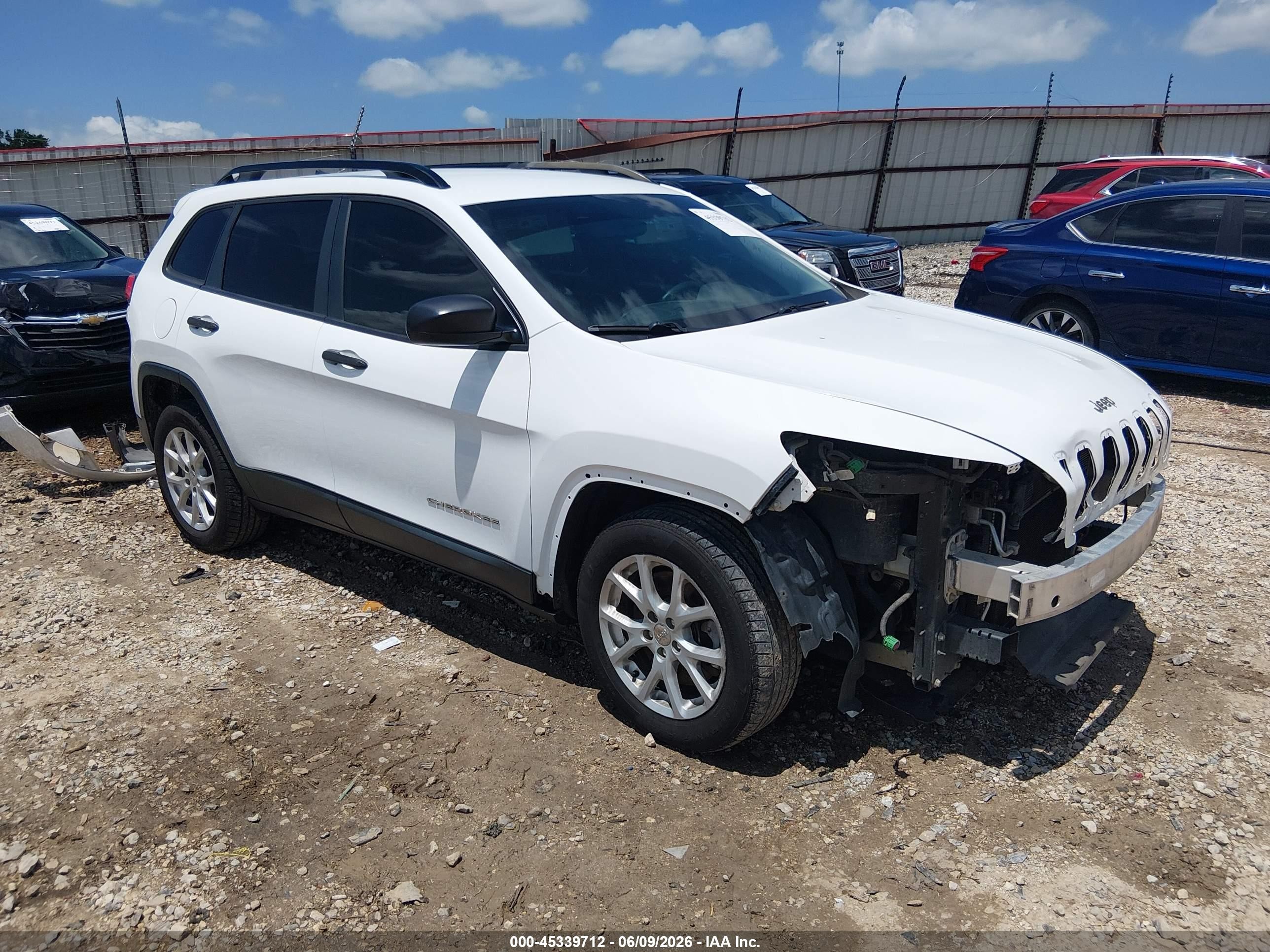 2016 Jeep Cherokee Sport, VIN 1C4PJLAB2GW257603 — Front end