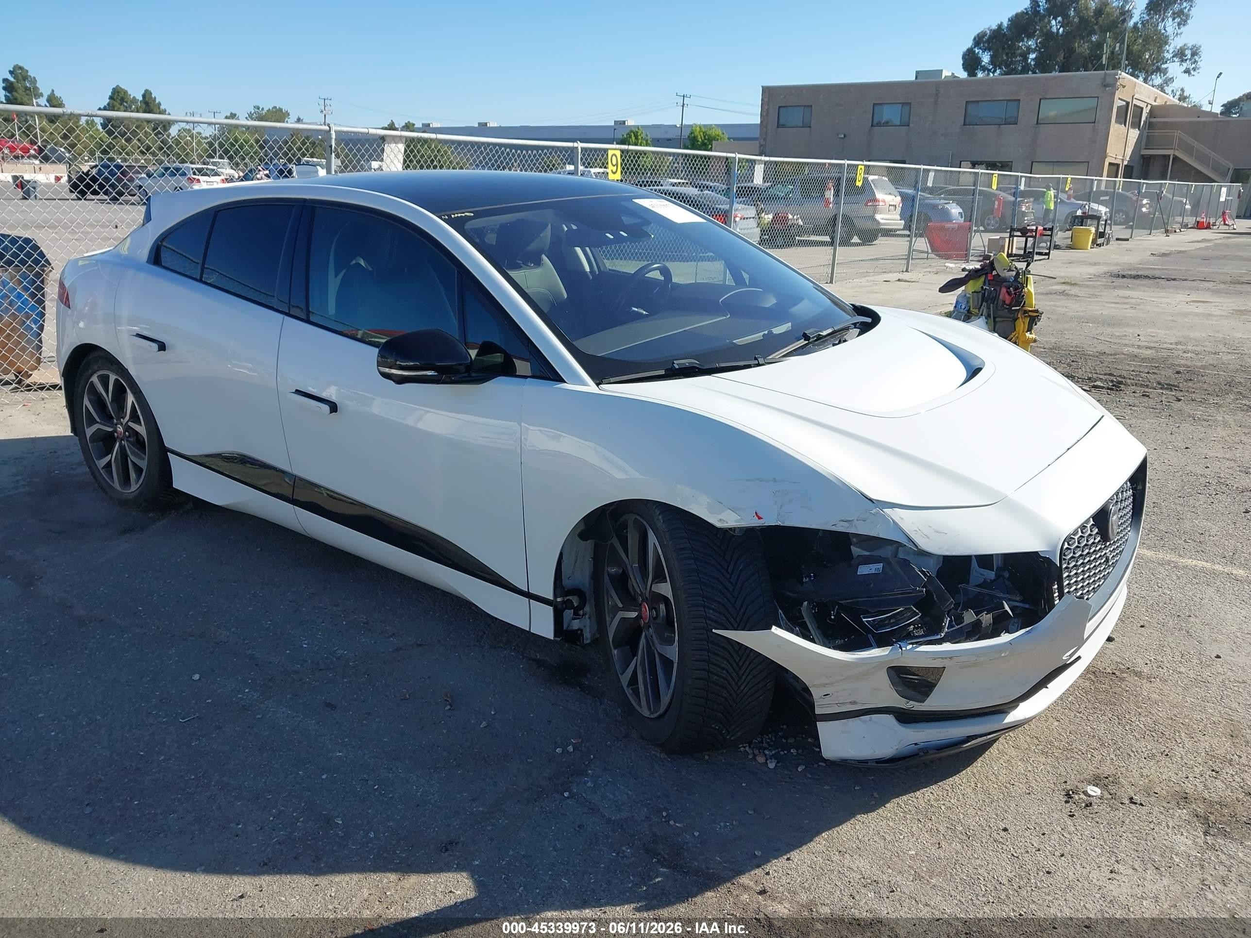 2022 Jaguar I-Pace HSE, VIN SADHD2S16N1618342 — Front end