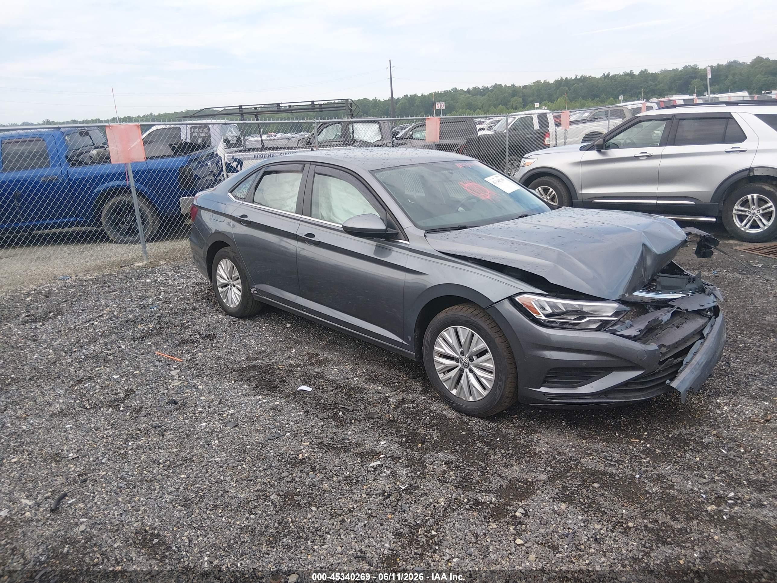 2020 Volkswagen Jetta S, VIN 3VWC57BU6LM094682 — Перед