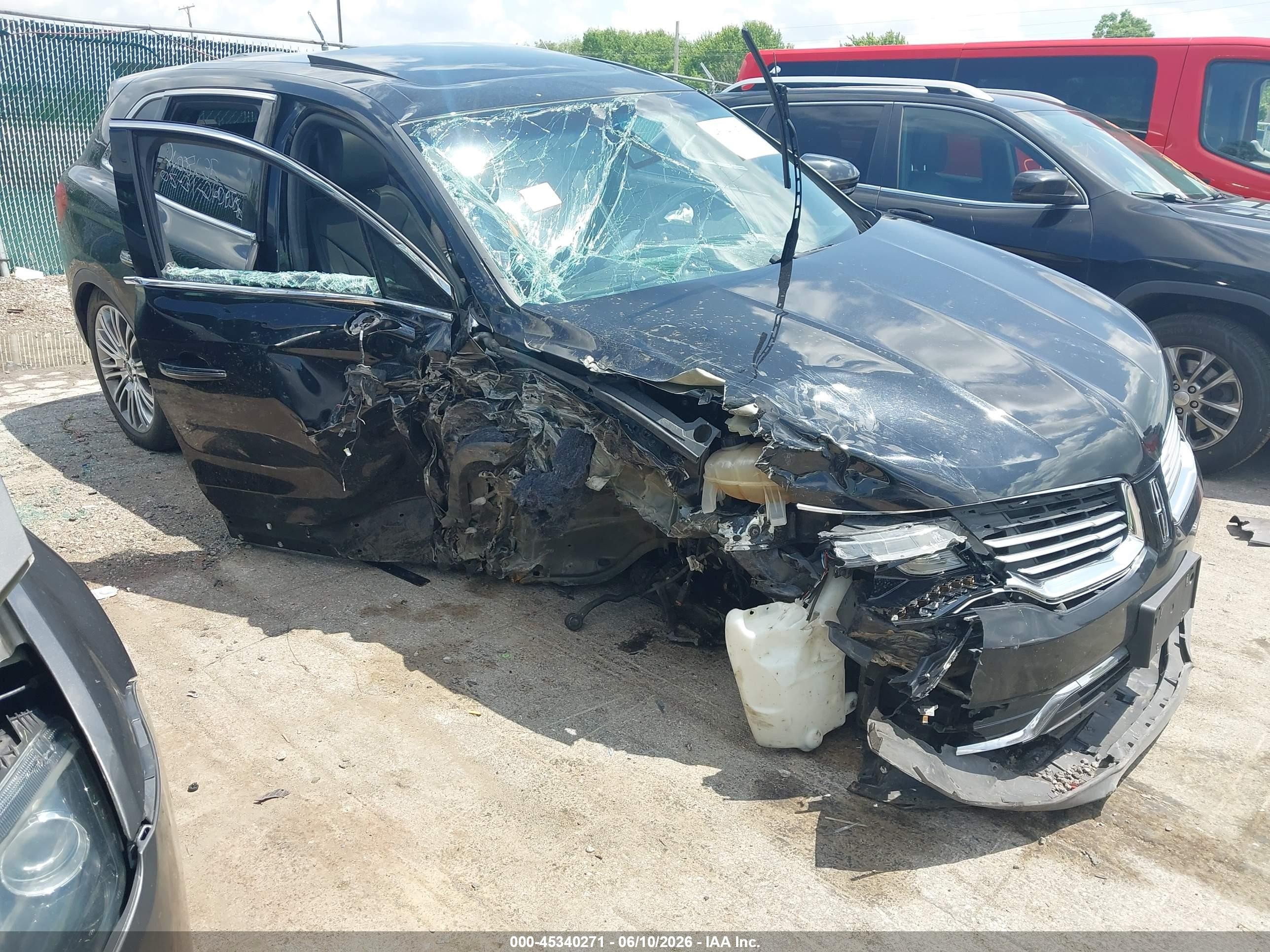 2016 Lincoln MKX Reserve, VIN 2LMTJ8LR6GBL21794 — Бок