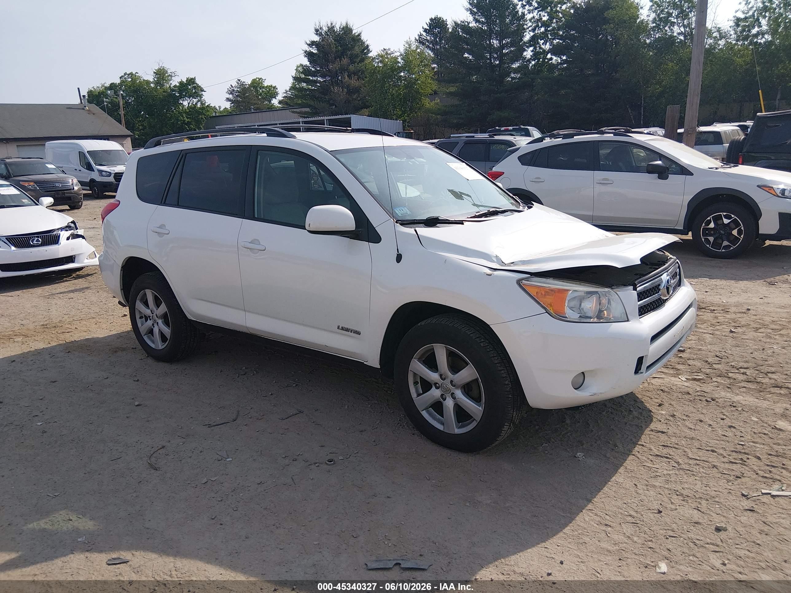 2006 Toyota RAV4 Limited, VIN JTMBK31V665004869 — Front end