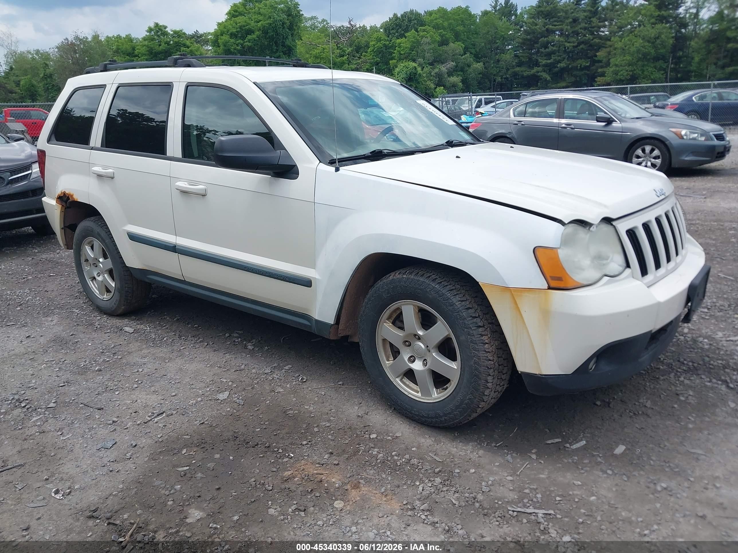 2008 Jeep Grand Cherokee Laredo, VIN 1J8GR48K48C210329 — Normal wear