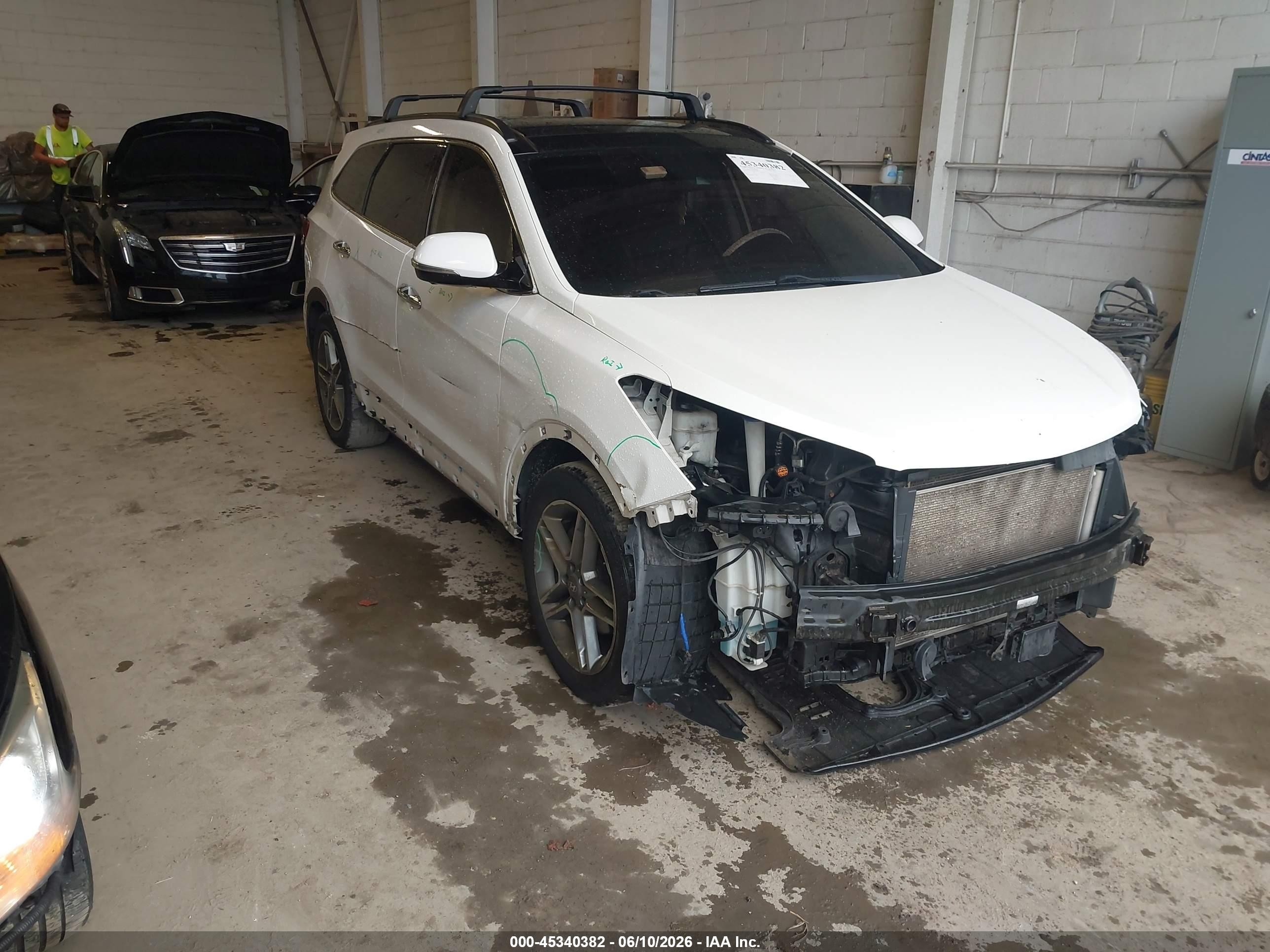 2017 Hyundai Santa Fe Limited Ultimate, VIN KM8SRDHF8HU200722 — Front end