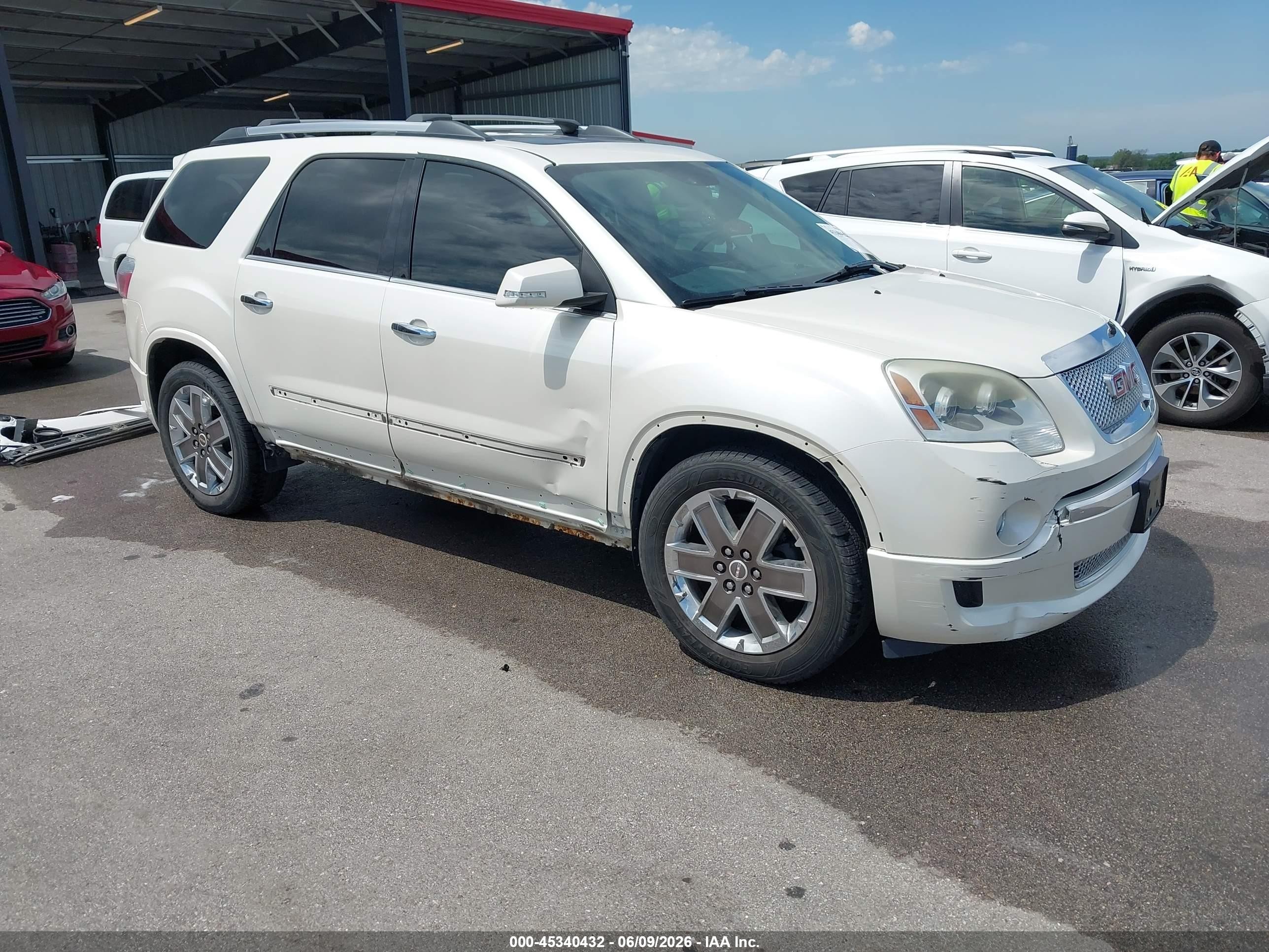 2012 GMC Acadia Denali, VIN 1GKKVTED4CJ289569 — Side
