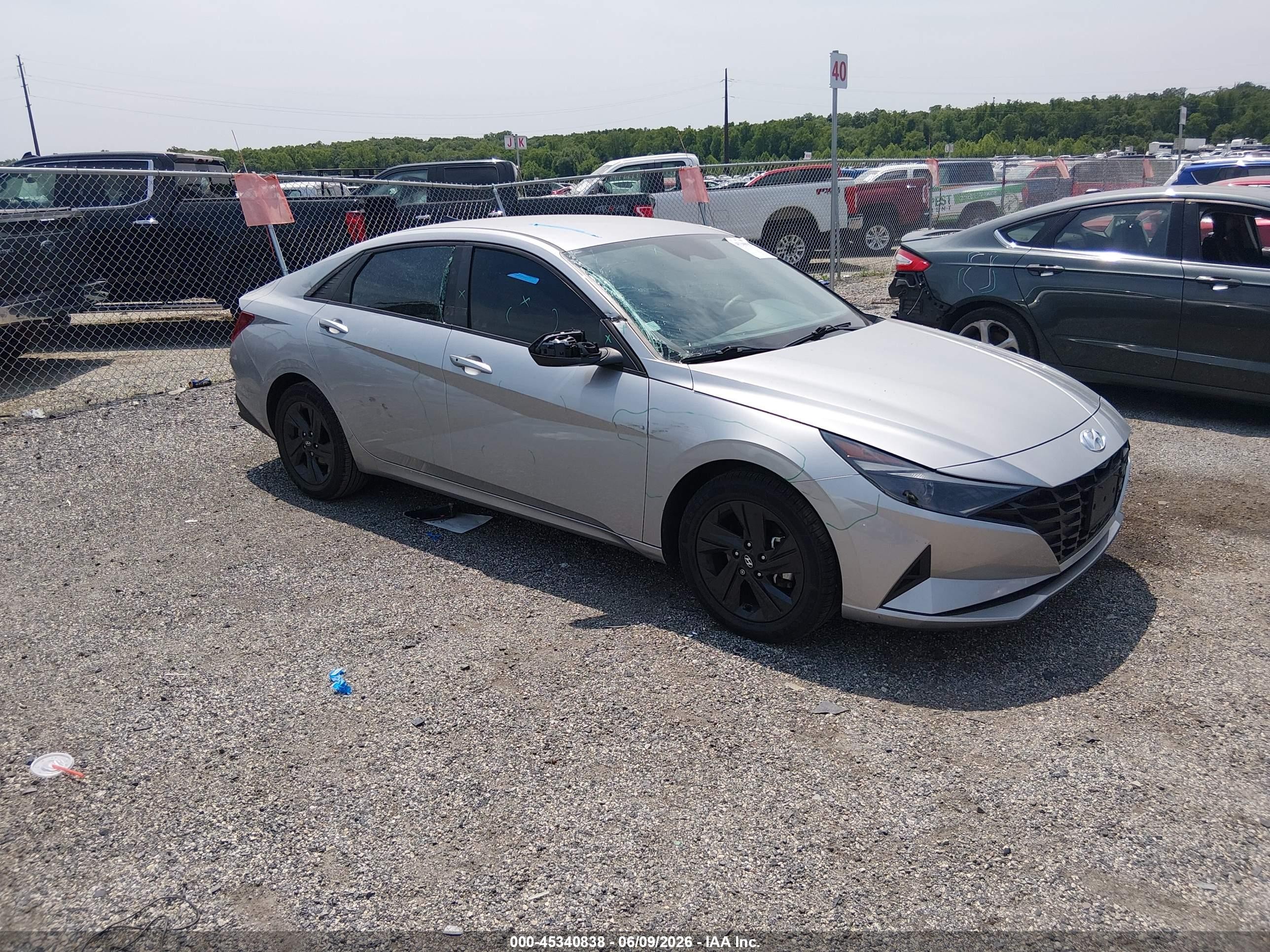 2021 Hyundai Elantra SEL, VIN 5NPLM4AG9MH023743 — Side