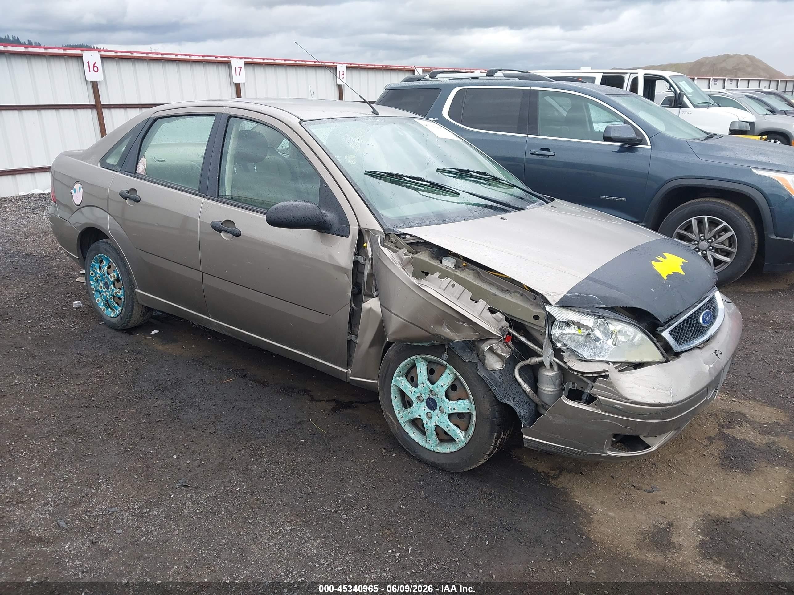 2005 Ford Focus S, VIN 1FAFP34N55W232648 — Normal wear