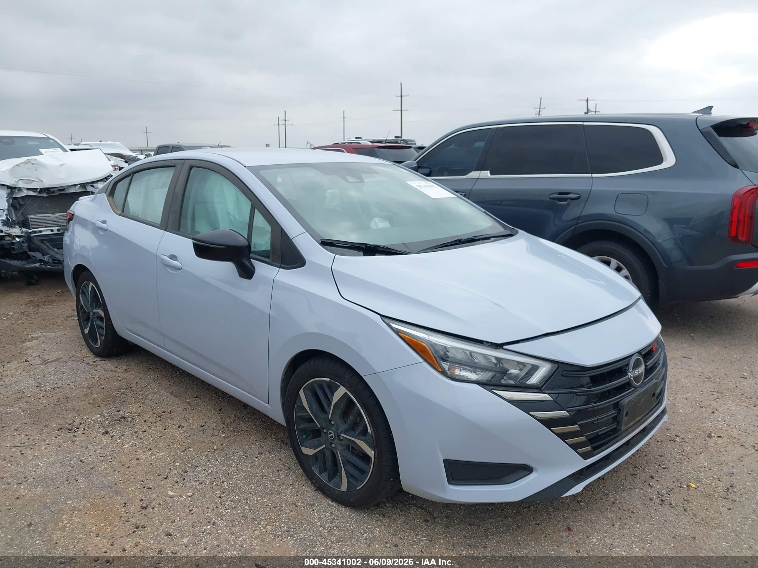 2023 Nissan Versa SR, VIN 3N1CN8FV3PL824994 — Front end