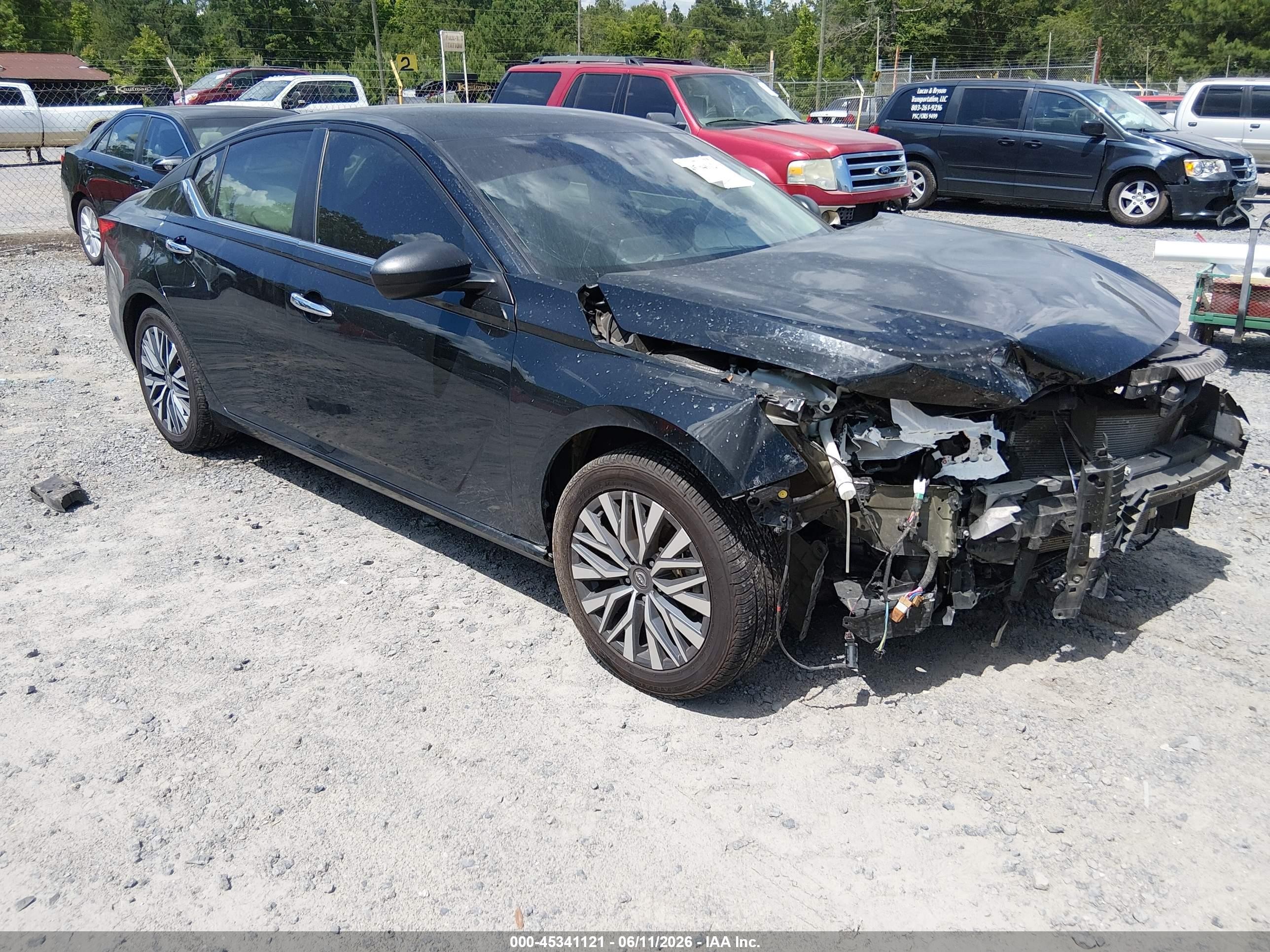 2024 Nissan Altima SV, VIN 1N4BL4DV7RN325165 — Front end