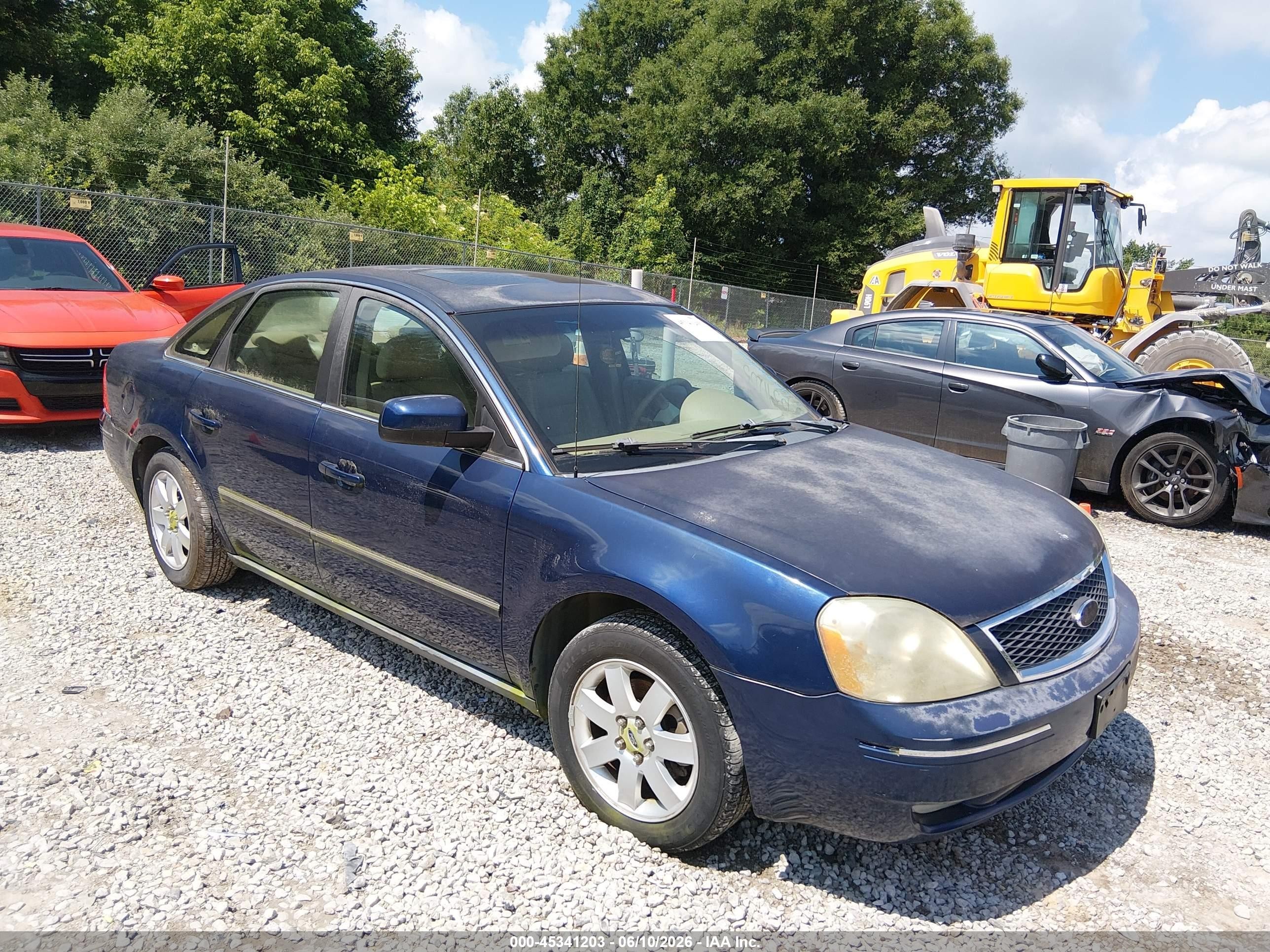 2005 Ford Five Hundred SEL, VIN 1FAFP27135G157946 — Normal wear