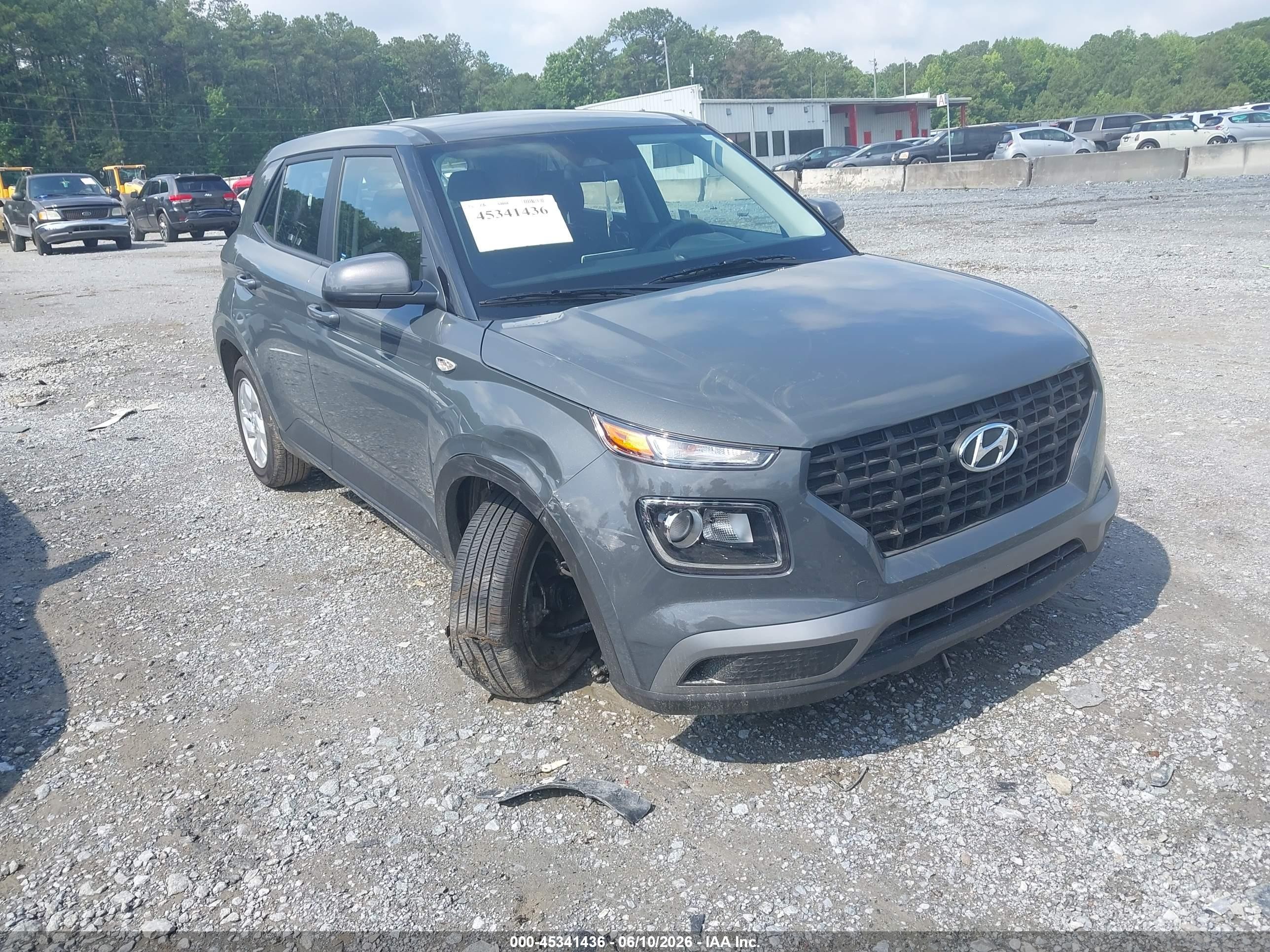 2025 Hyundai Venue SE, VIN KMHRB8A38SU385761 — Front end