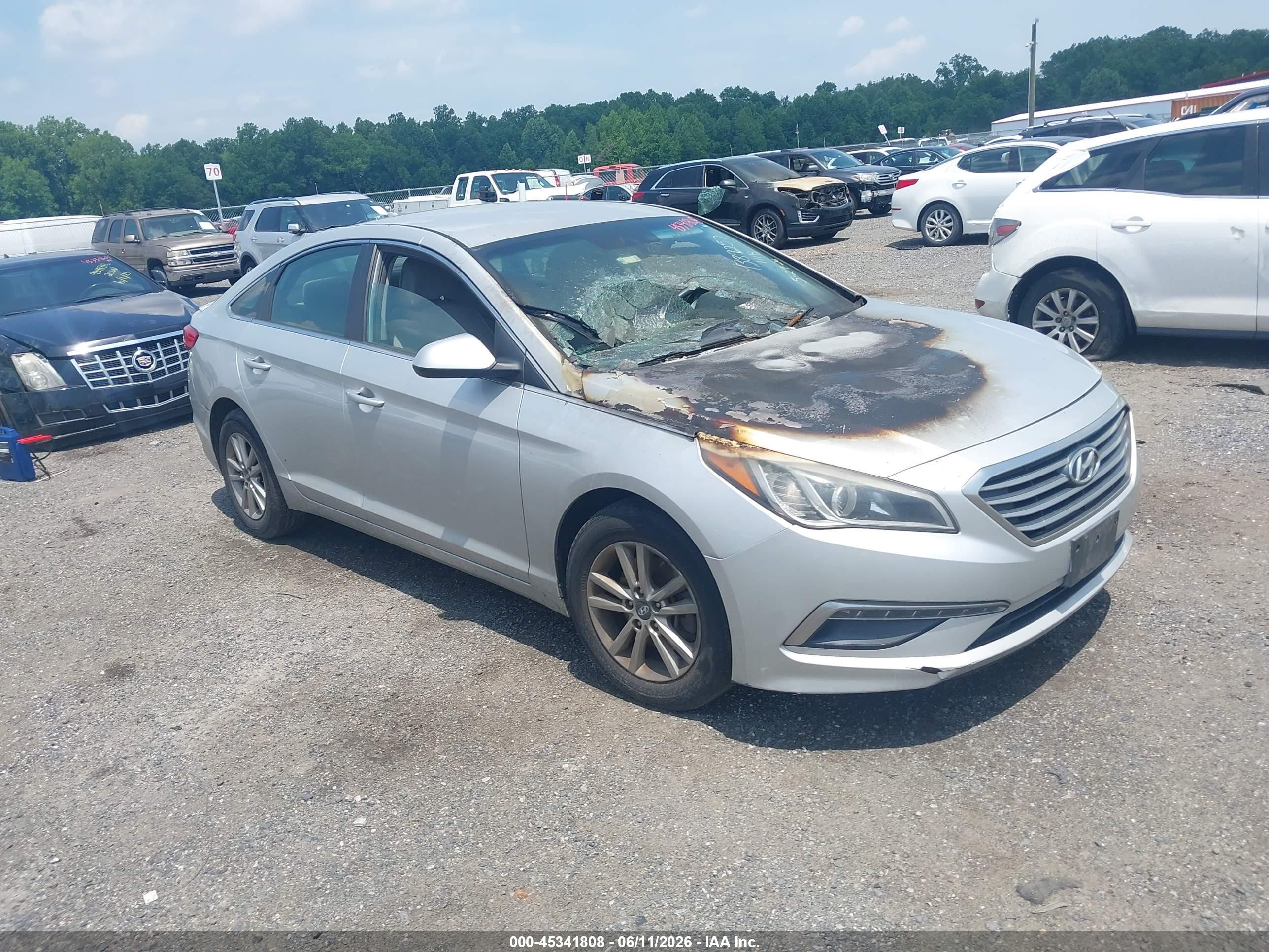 2015 Hyundai Sonata SE, VIN 5NPE24AFXFH045128 — Engine fire