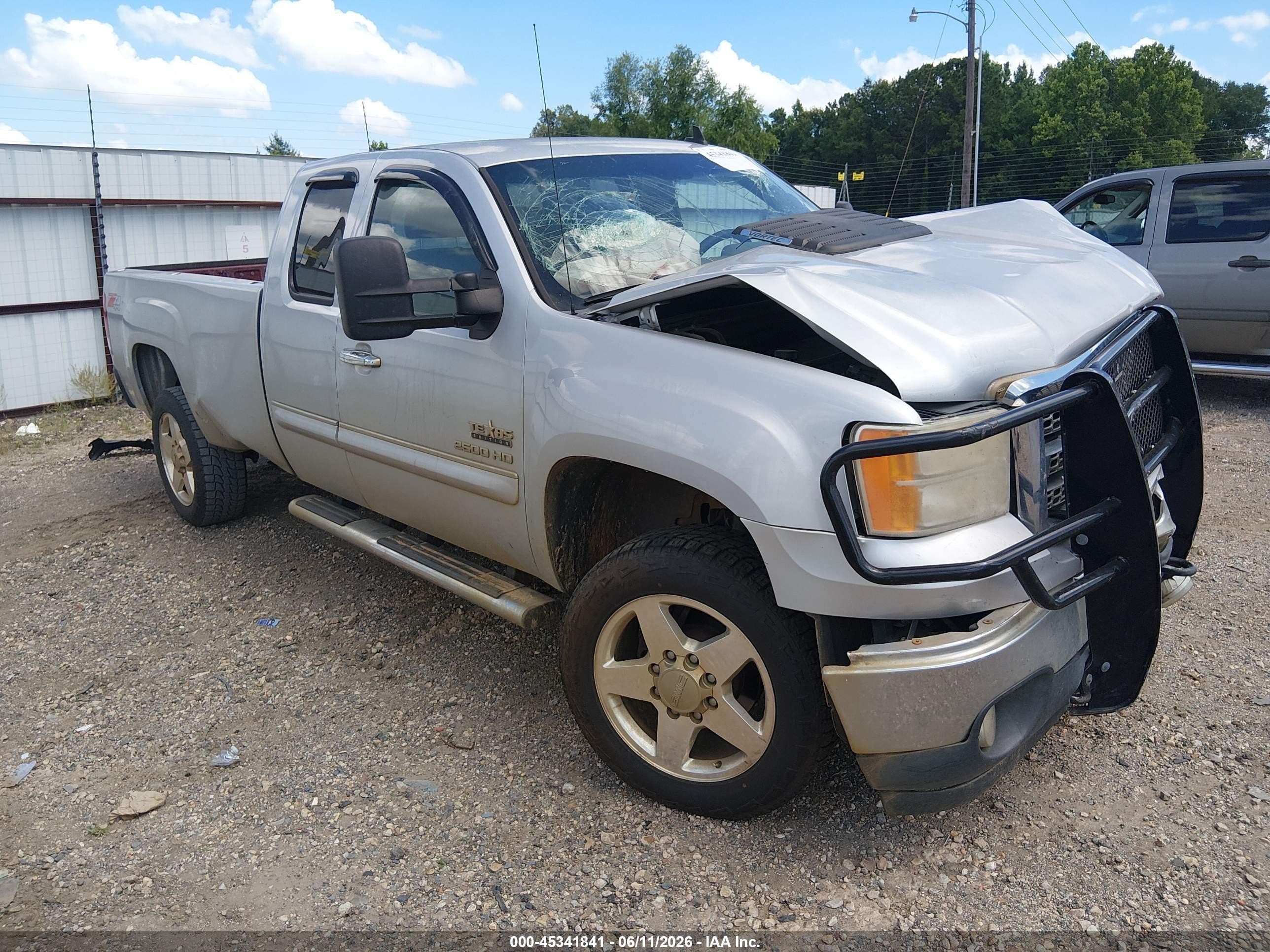 2013 GMC Sierra 2500HD SLE, VIN 1GT220CG1DZ410741 — Биологическое загрязнение