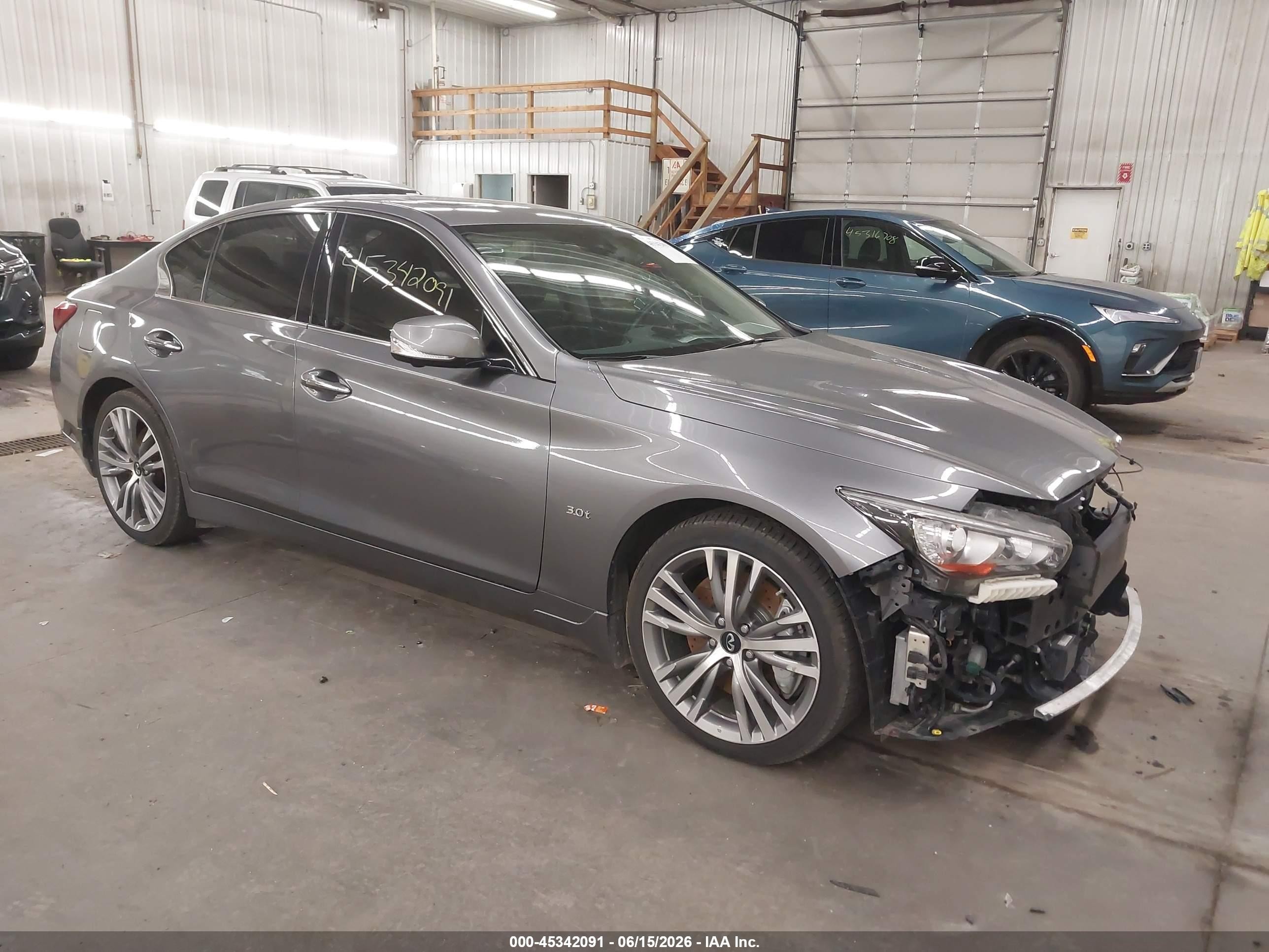 2019 Infiniti Q50 Signature Edition, VIN JN1EV7AR5KM557322 — Перед