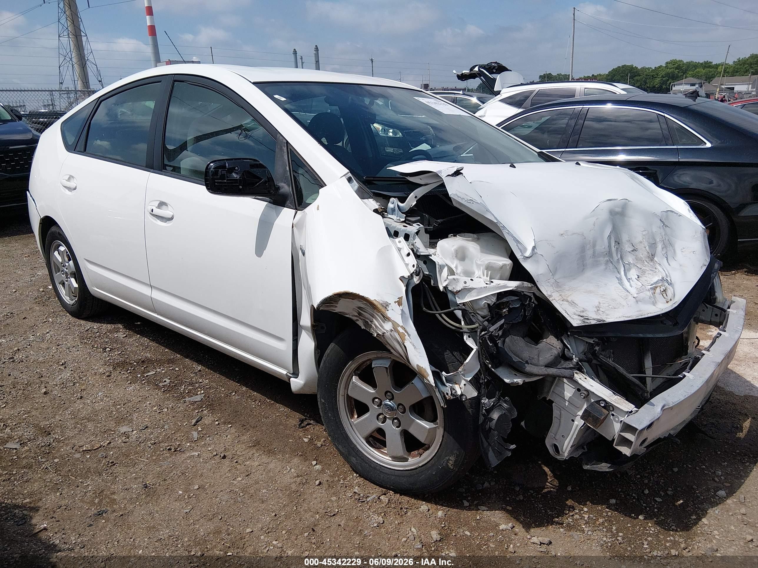 2007 Toyota Prius, VIN JTDKB20U777616992 — Front end